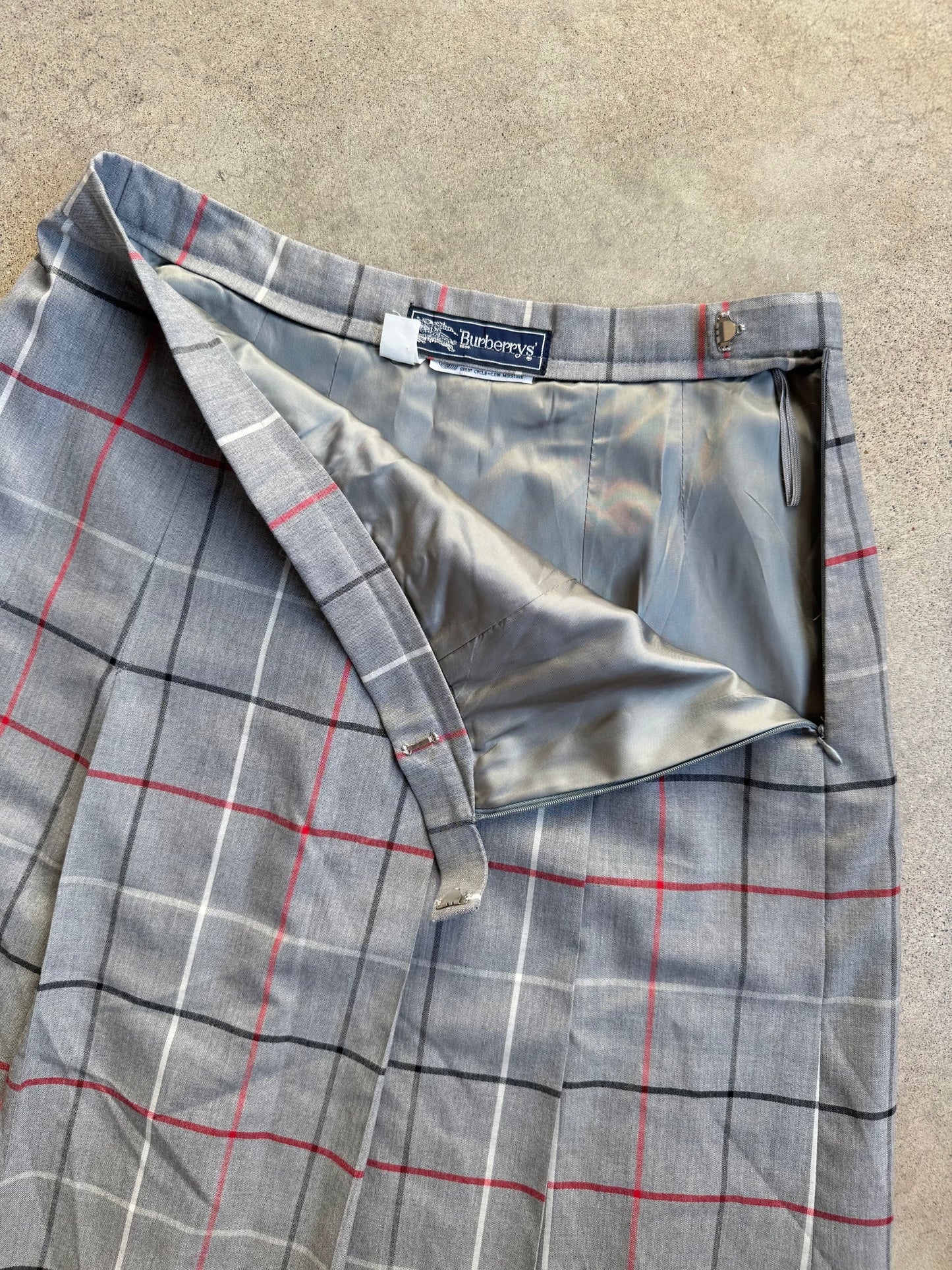 Vintage 1980s Burberrys’ Grey Plaid Pleated Wool Skirt | Waist 31”