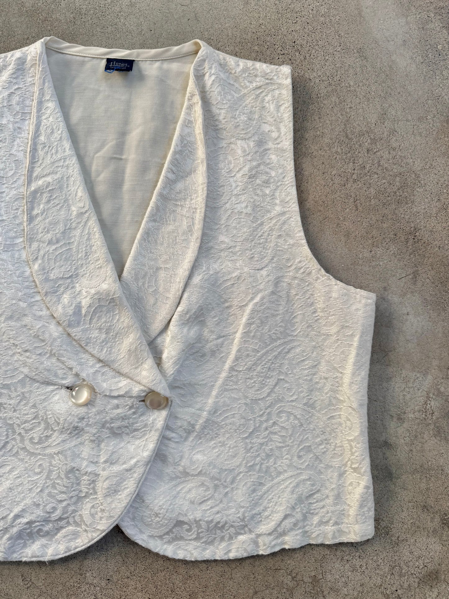 Vintage 1970s Honey Collections White Paisley Jacquard Vest Top | Medium