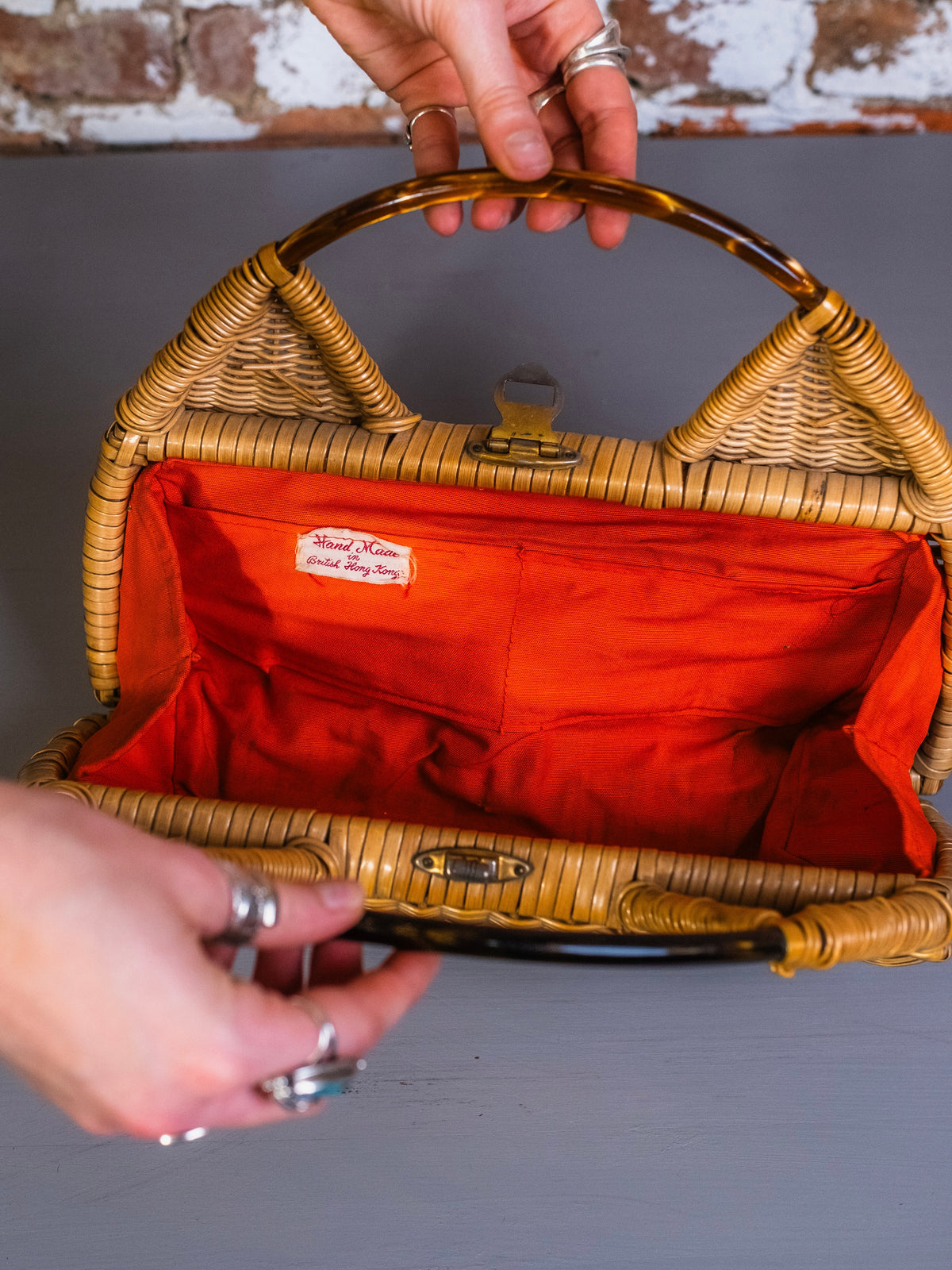 Vintage 1950s/60s Tortoise Bakelite Handle Wicker Basket Handbag