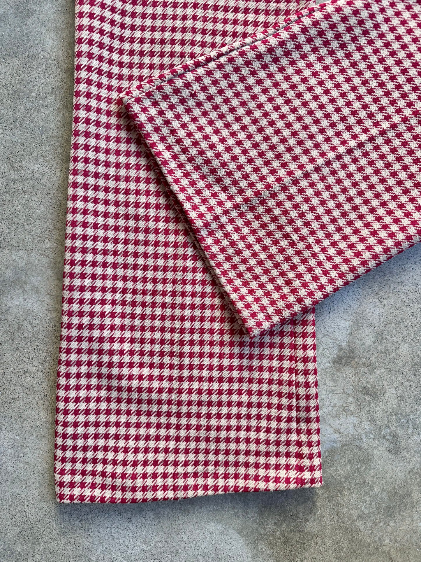 Vintage 1970s Red & Beige Houndstooth Belted Two-Piece Pantsuit | Medium