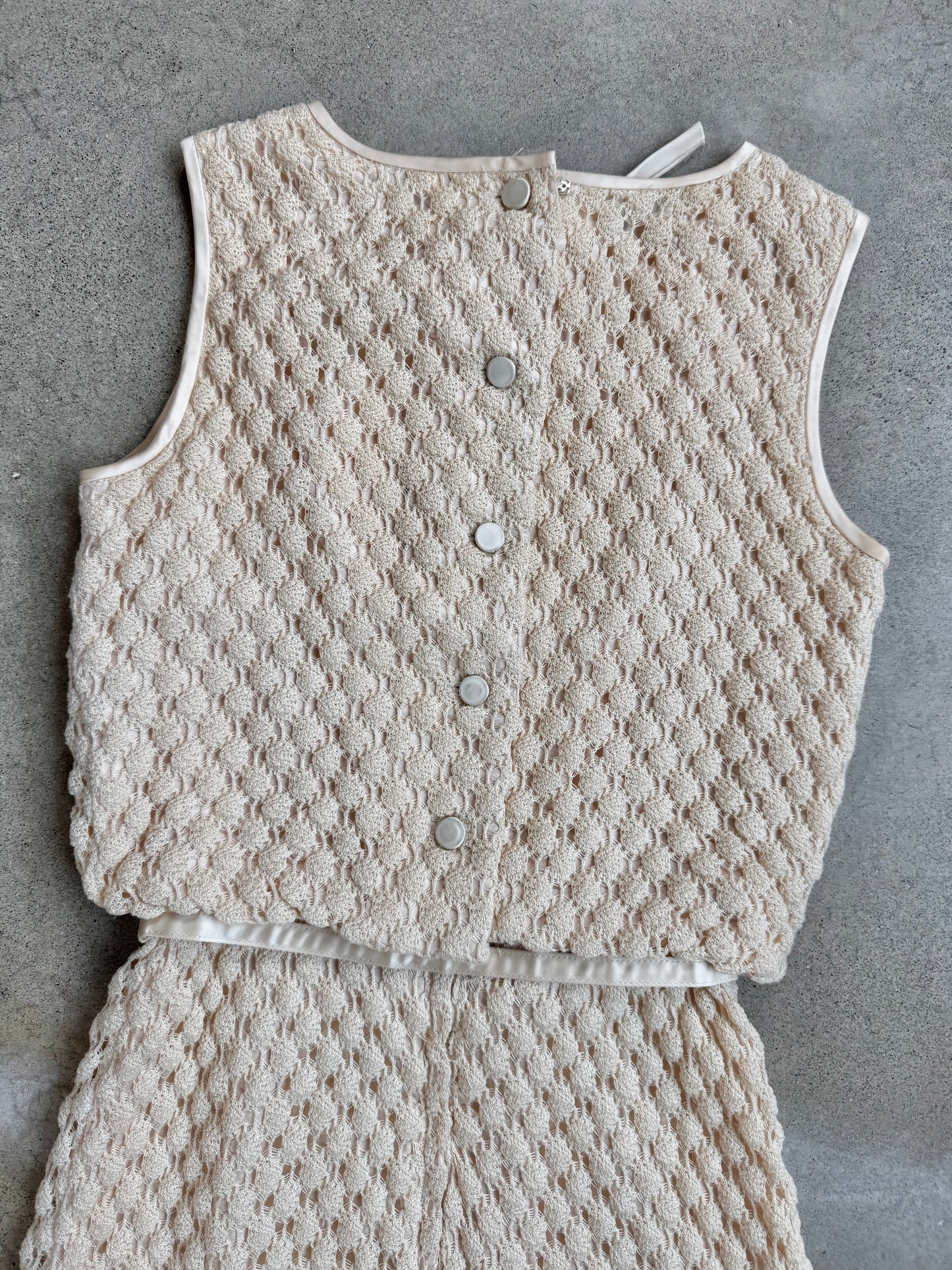 Vintage 1960s Tracy Petites Cream Crochet Belted Wiggle Dress | XS