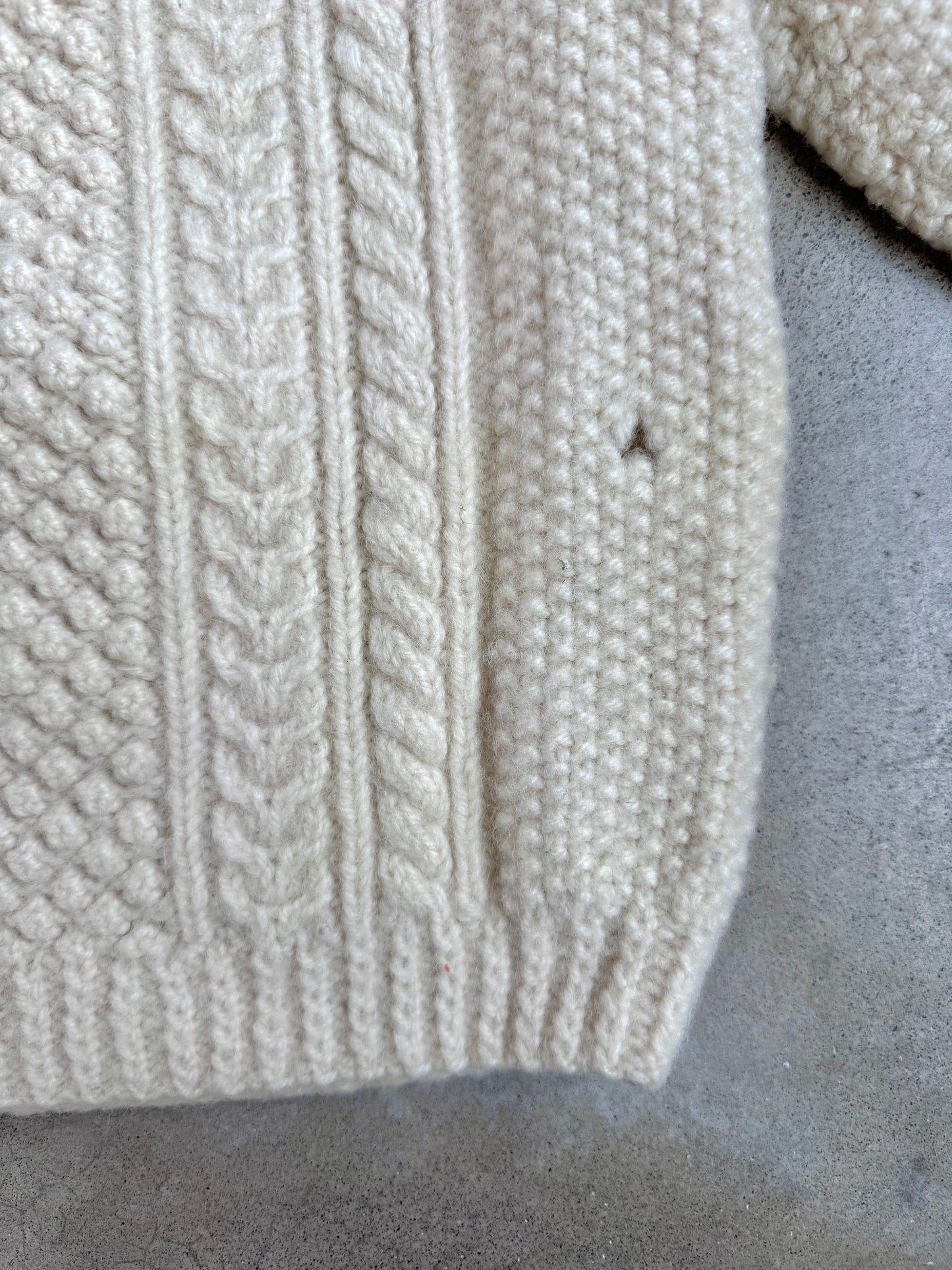 Vintage 1960s Handmade Cream Wool Irish Aran Knit Sweater | Youth L