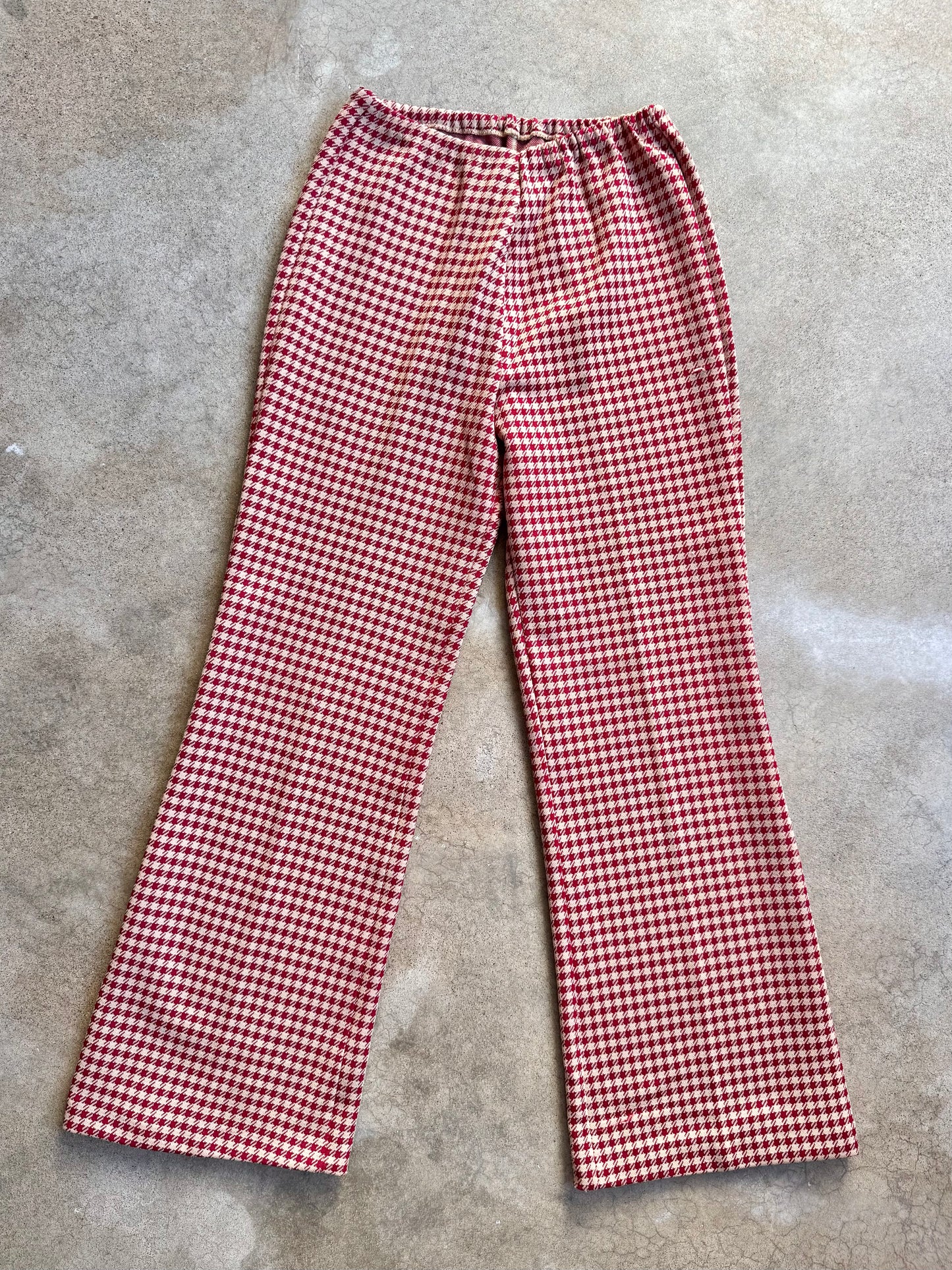 Vintage 1970s Red & Beige Houndstooth Belted Two-Piece Pantsuit | Medium