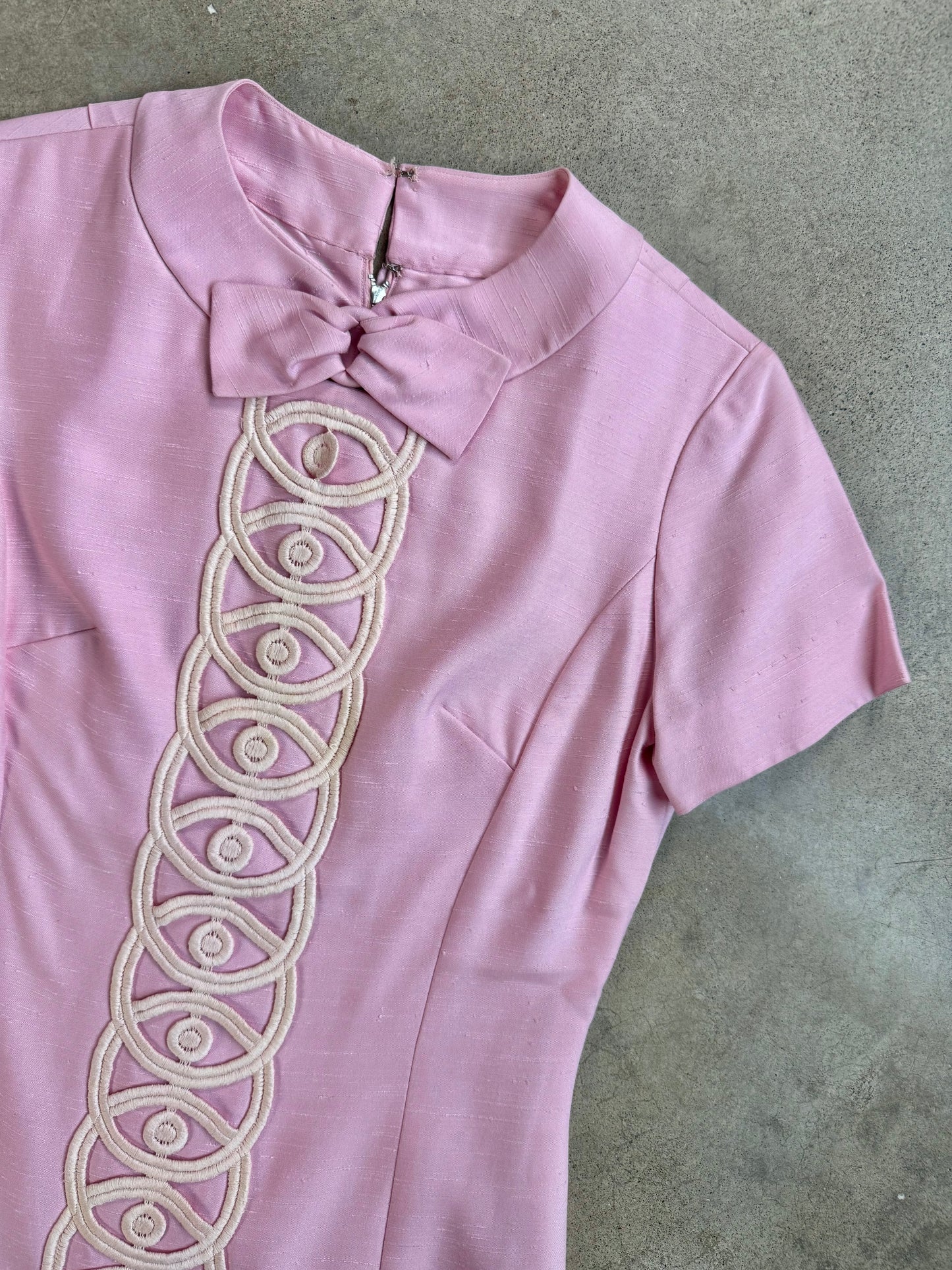 Vintage 1960s Mod Pink Embellished Short Sleeve Dress | Medium