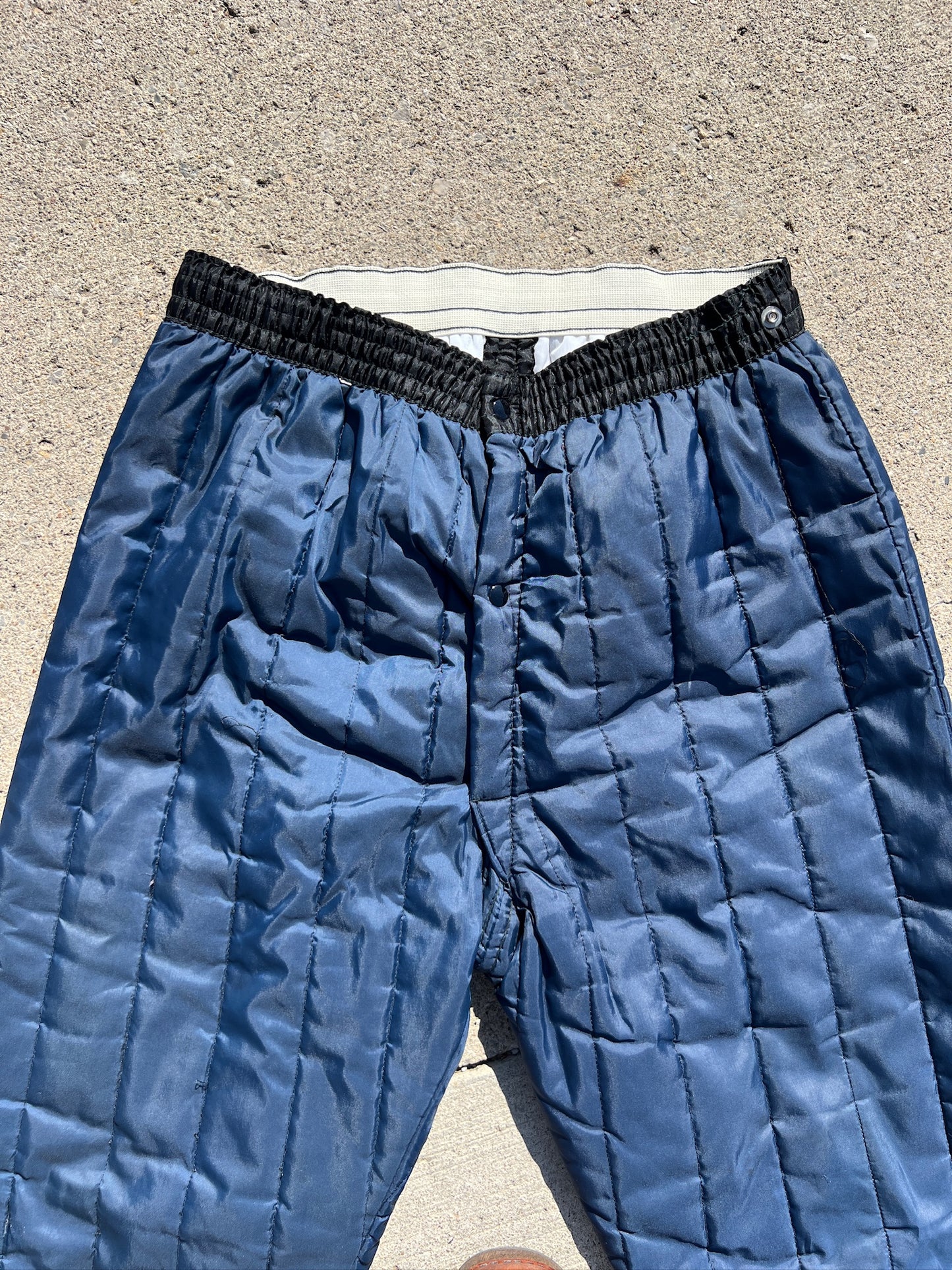 Vintage 1970s Navy Blue Quilted Ski Pants | Large