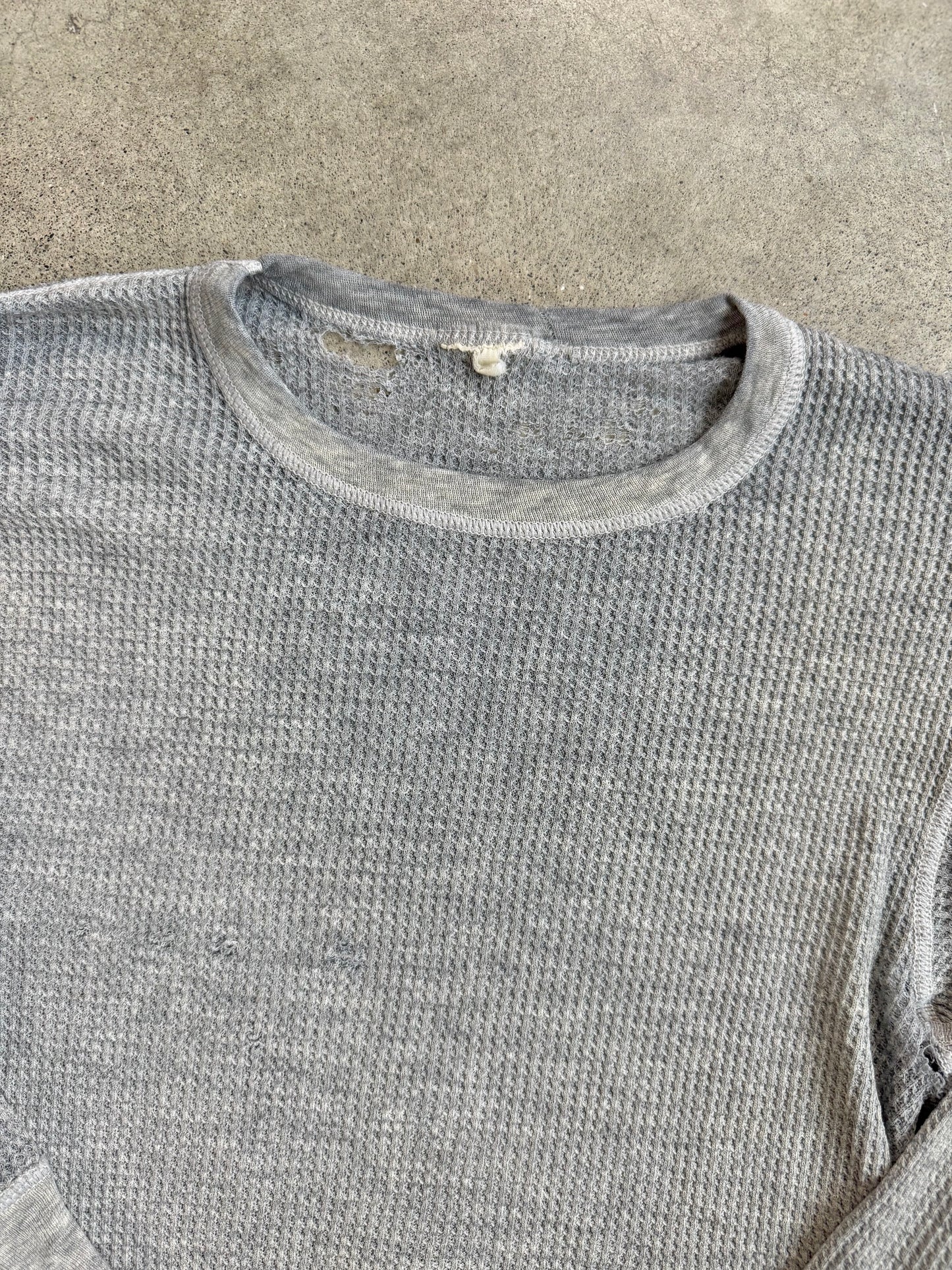 Vintage 1970s Distressed Grey Waffle Knit Thermal | S/M