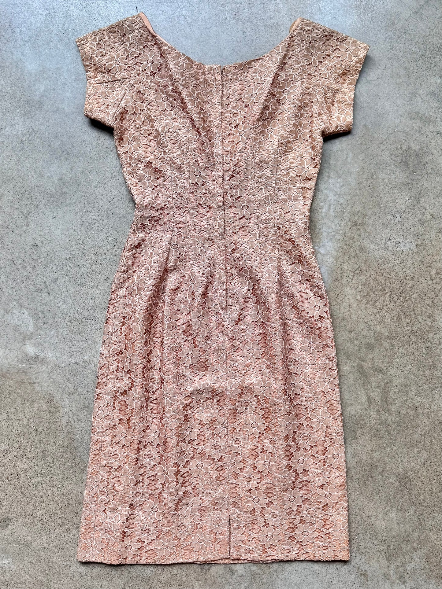 Vintage 1950s Dusty Pink Lace Cocktail Dress | Small