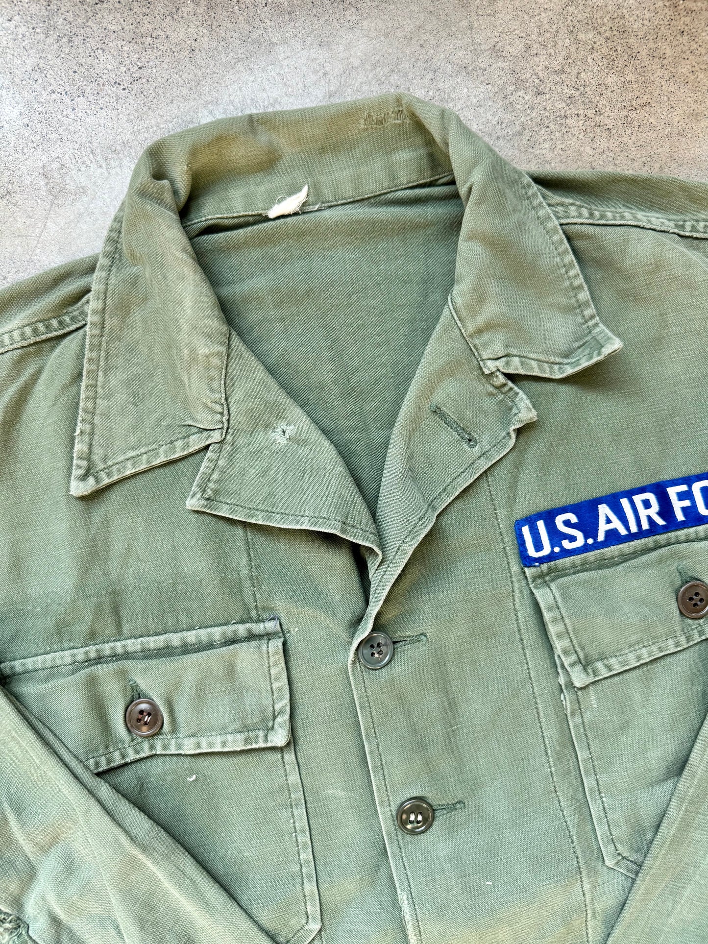 Vintage U.S. Air Force OG-107 Type 1 Sateen Cotton Fatigue Shirt | Medium