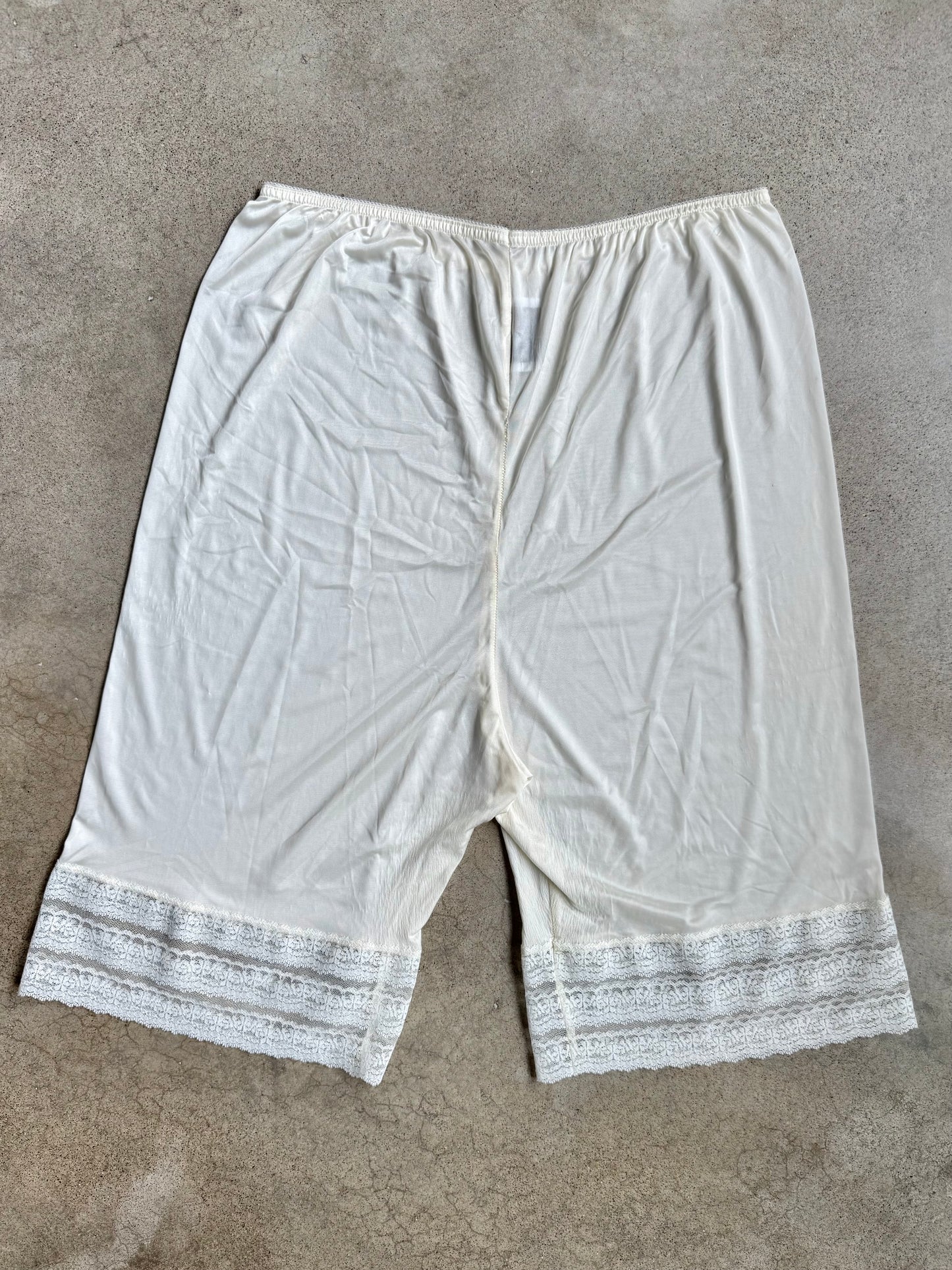 Vintage Metropolitan Cream Nylon Lace Trim Bloomer Pettipants | XL