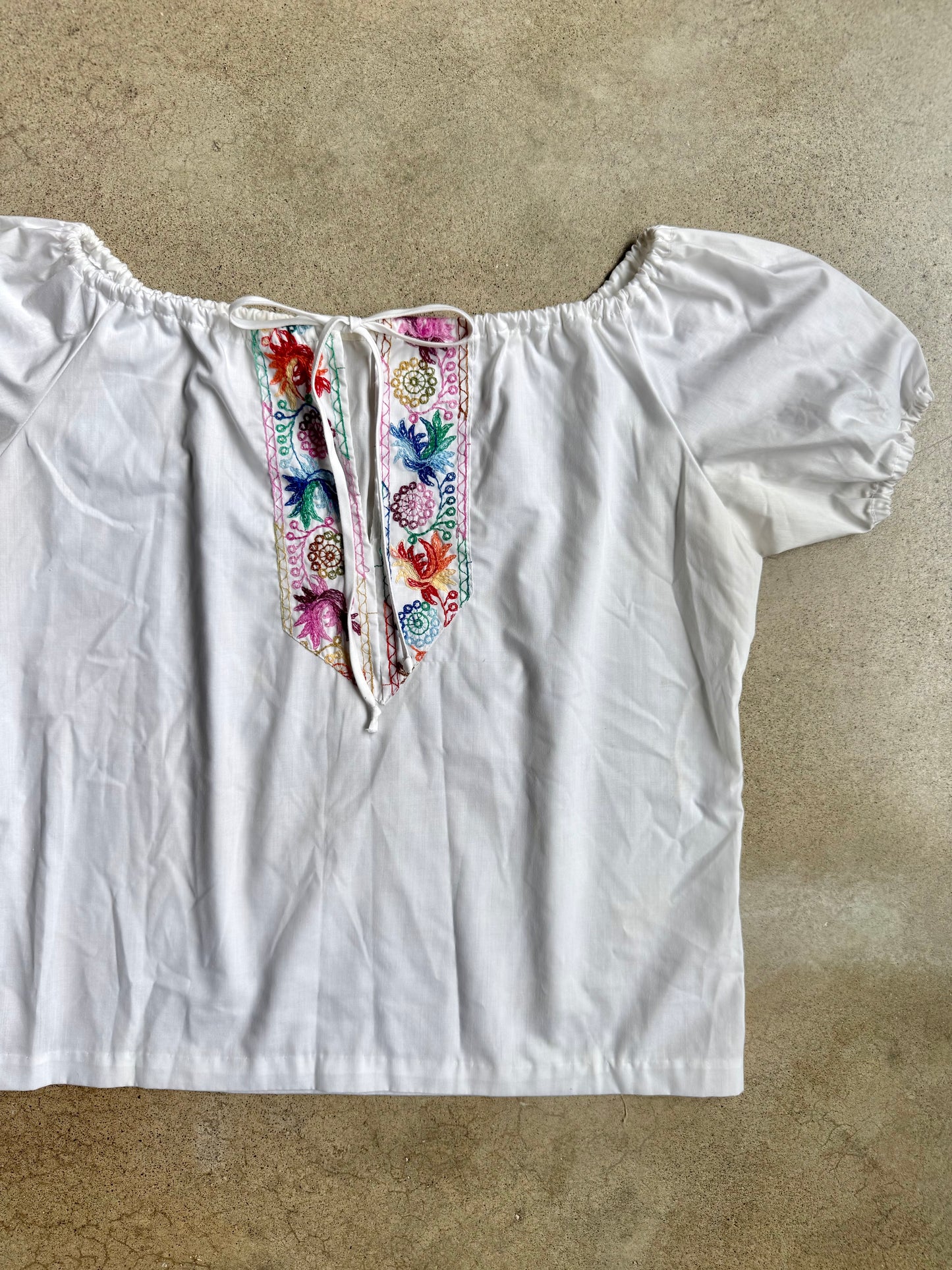 Vintage Floral & Bird Embroidered White Cotton Peasant Blouse | Large