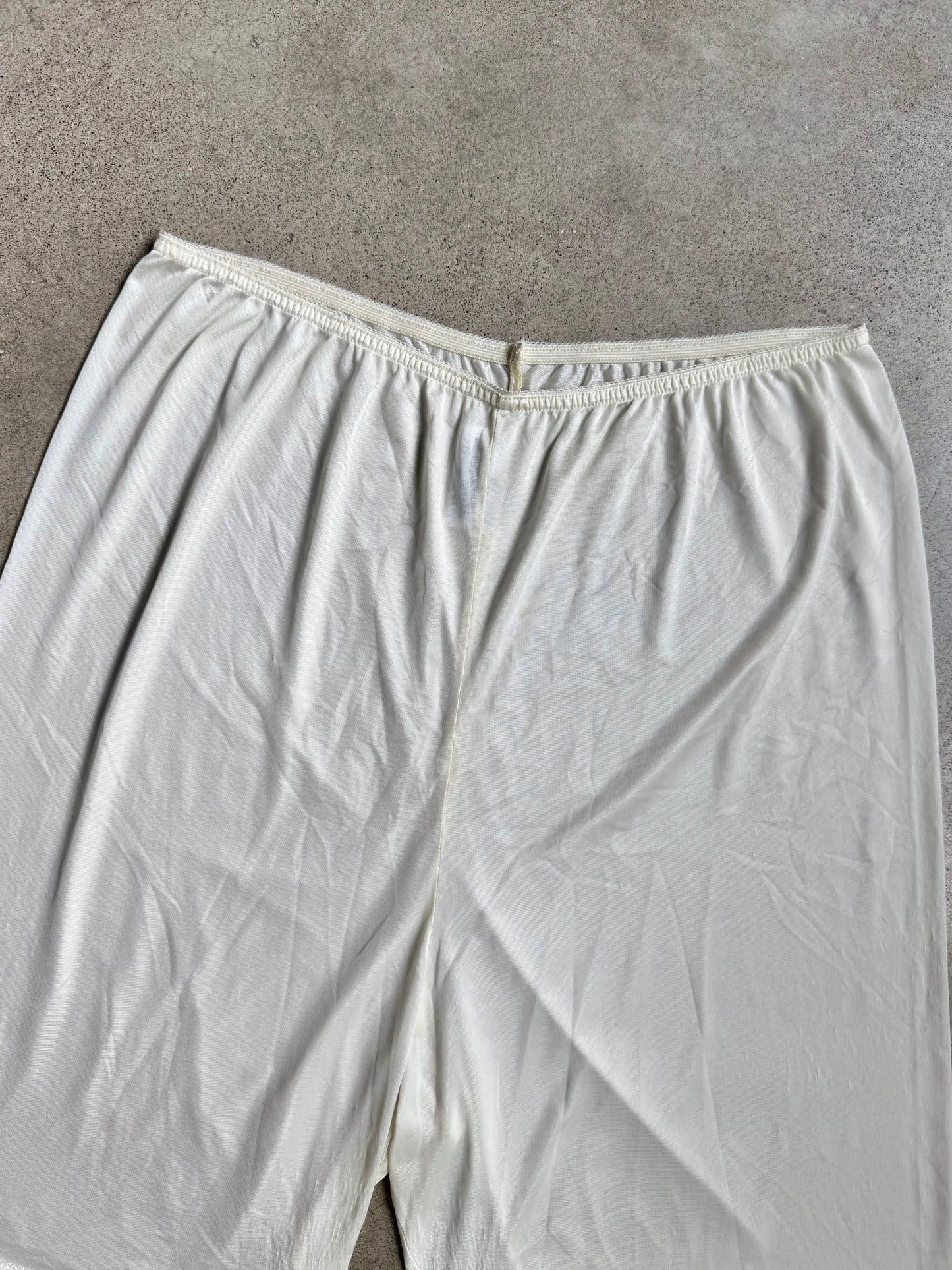 Vintage Metropolitan Cream Nylon Lace Trim Bloomer Pettipants | XL