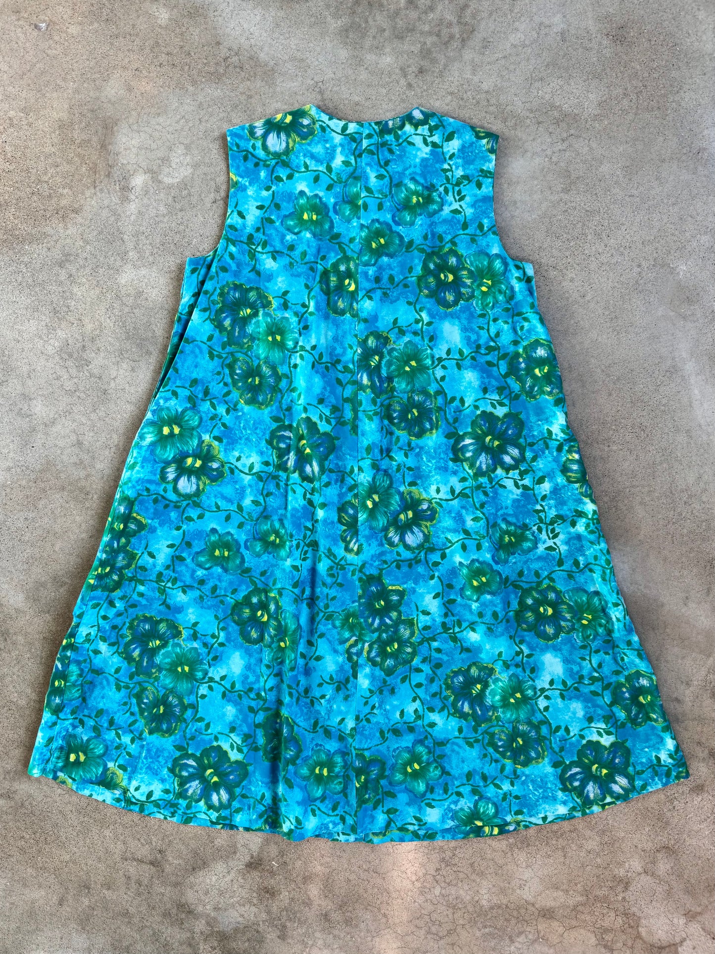 Vintage 1960s Hawaiian Blue Floral Button-Front Sleeveless Dress | Large