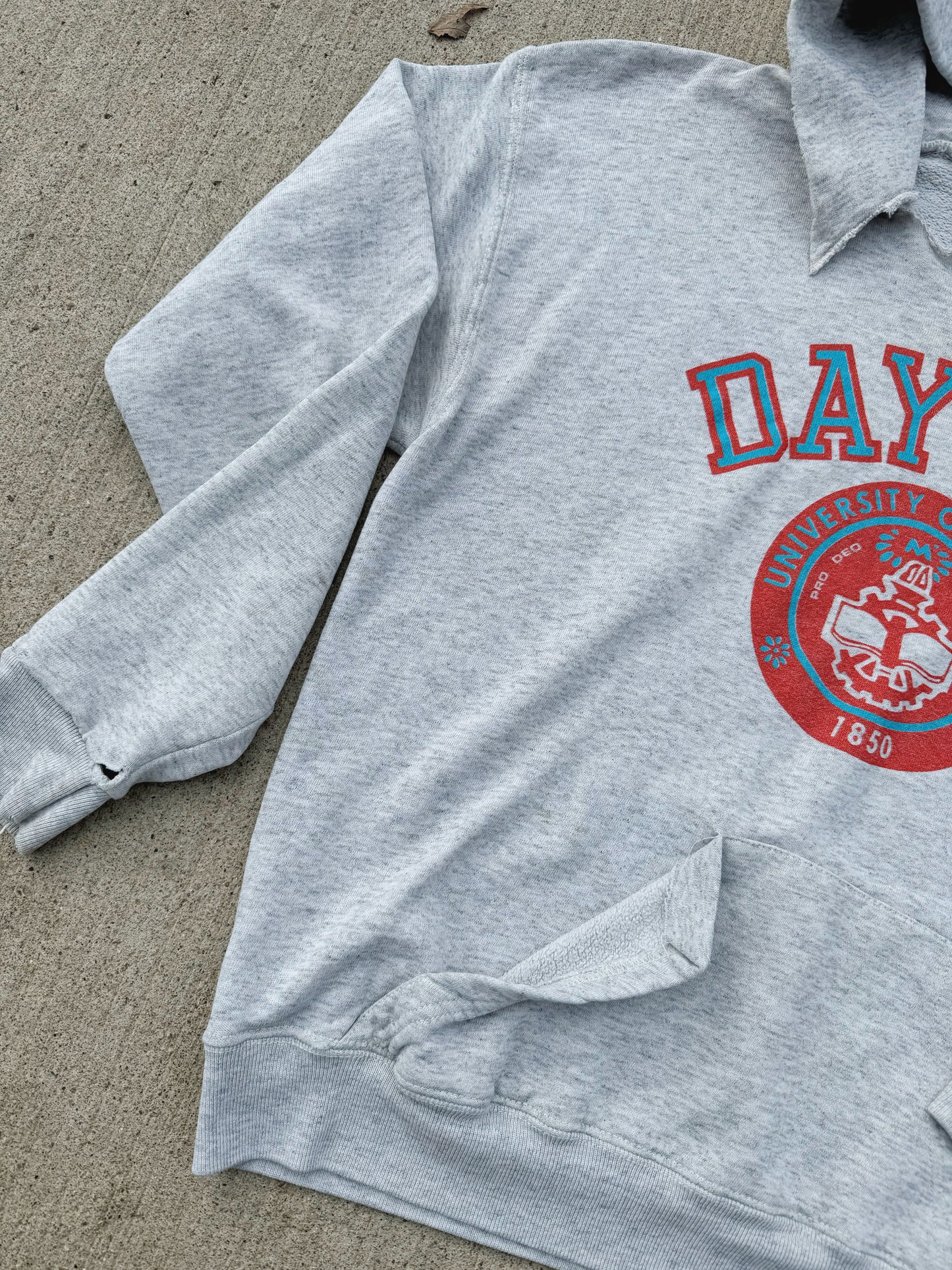 Vintage 1980s University of Dayton Worn Grey Hoodie Sweatshirt | L/XL