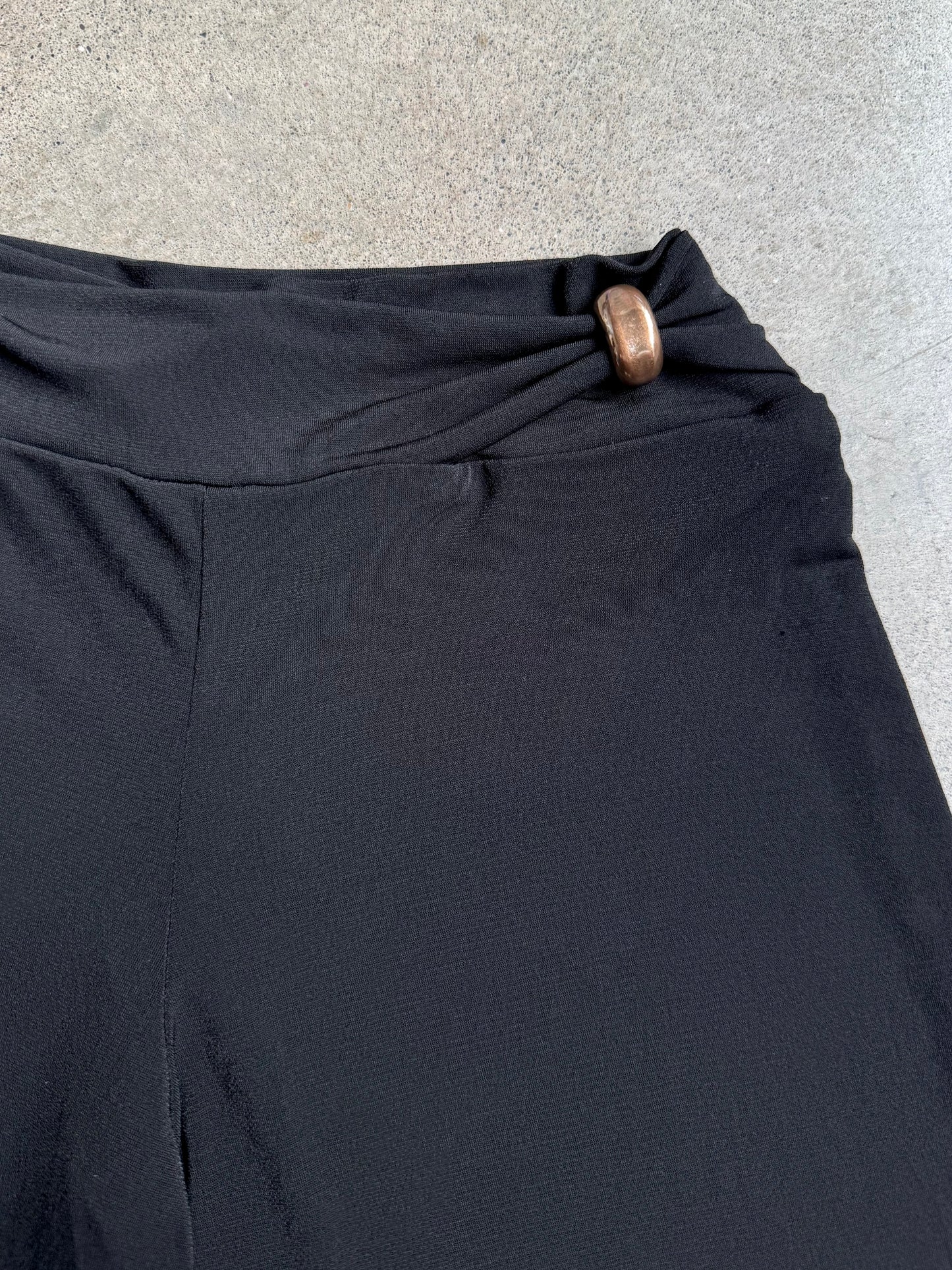 Vintage Y2K Iz Byer Black Wide-Leg Gaucho Shorts | Small