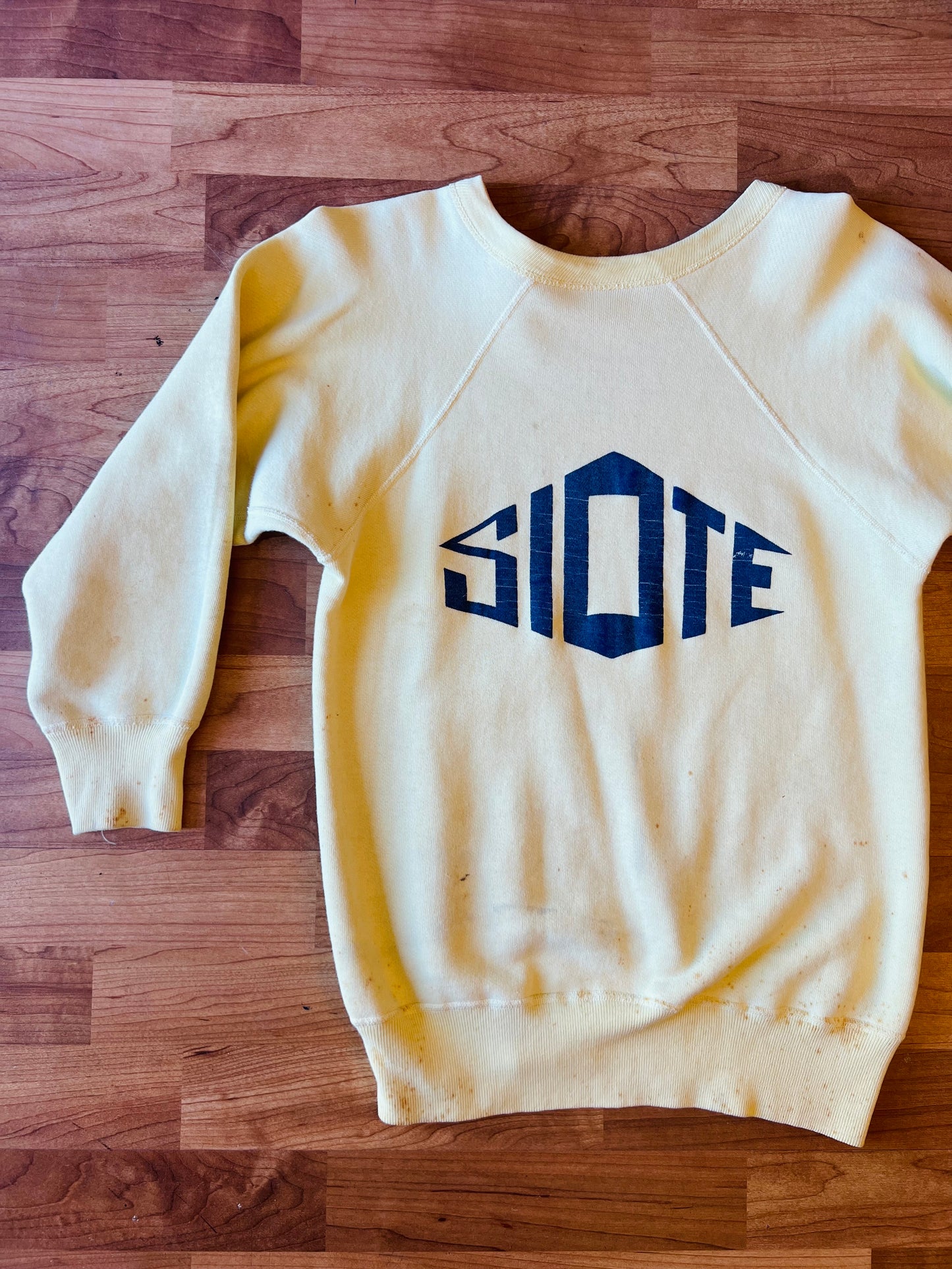 Vintage 1940s/50s Siote Pale Yellow Sweatshirt