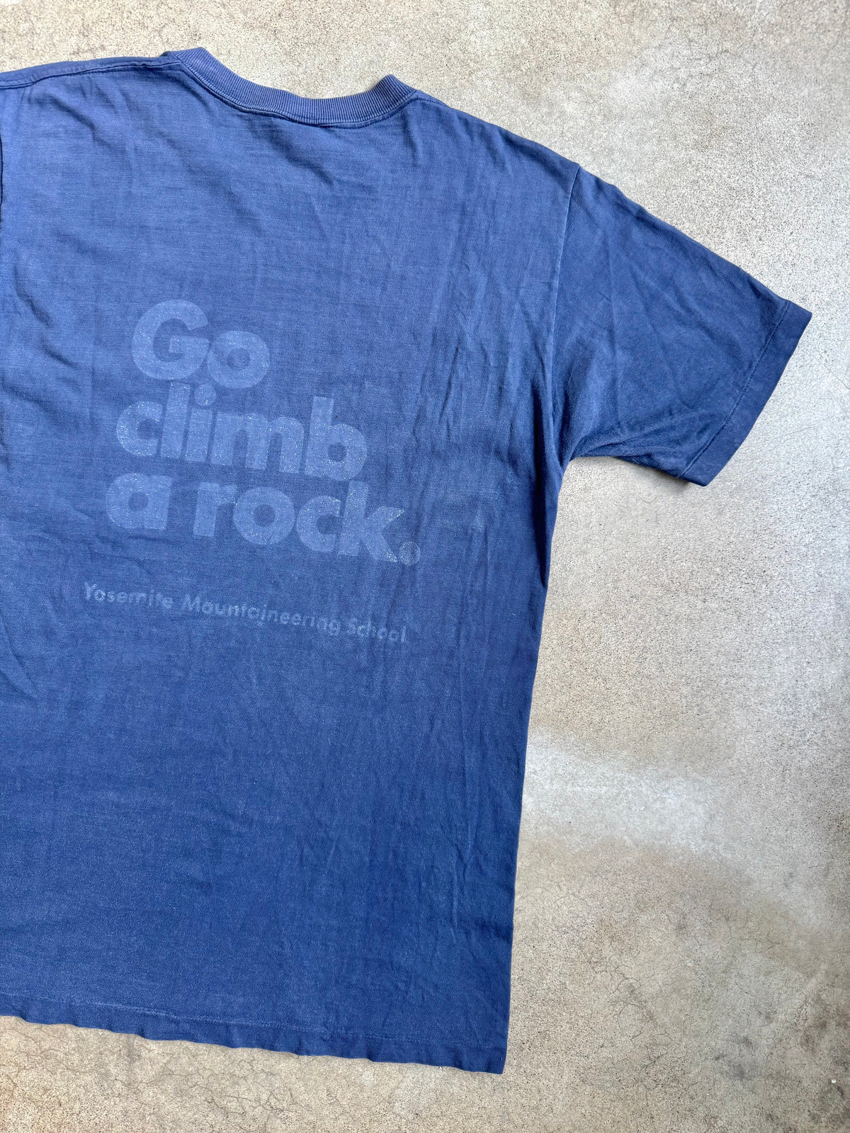 Vintage 1970s Yosemite Mountaineering School "Go Climb A Rock" Pocket Tee | Large