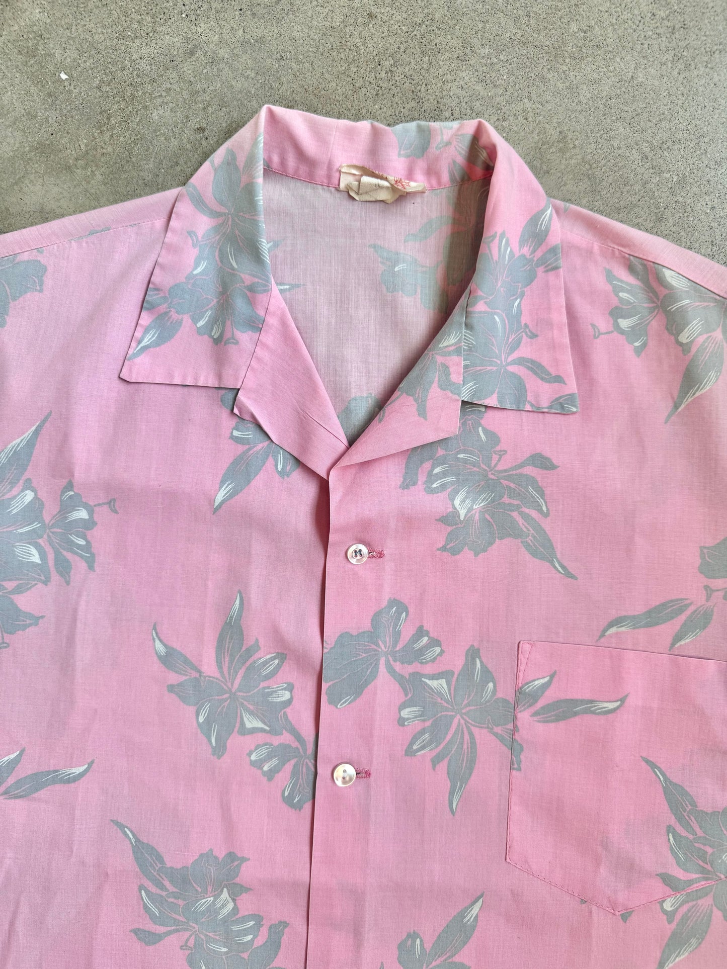 Vintage 1970s Aikane Pink & Grey Hawaiian Shirt | M/L