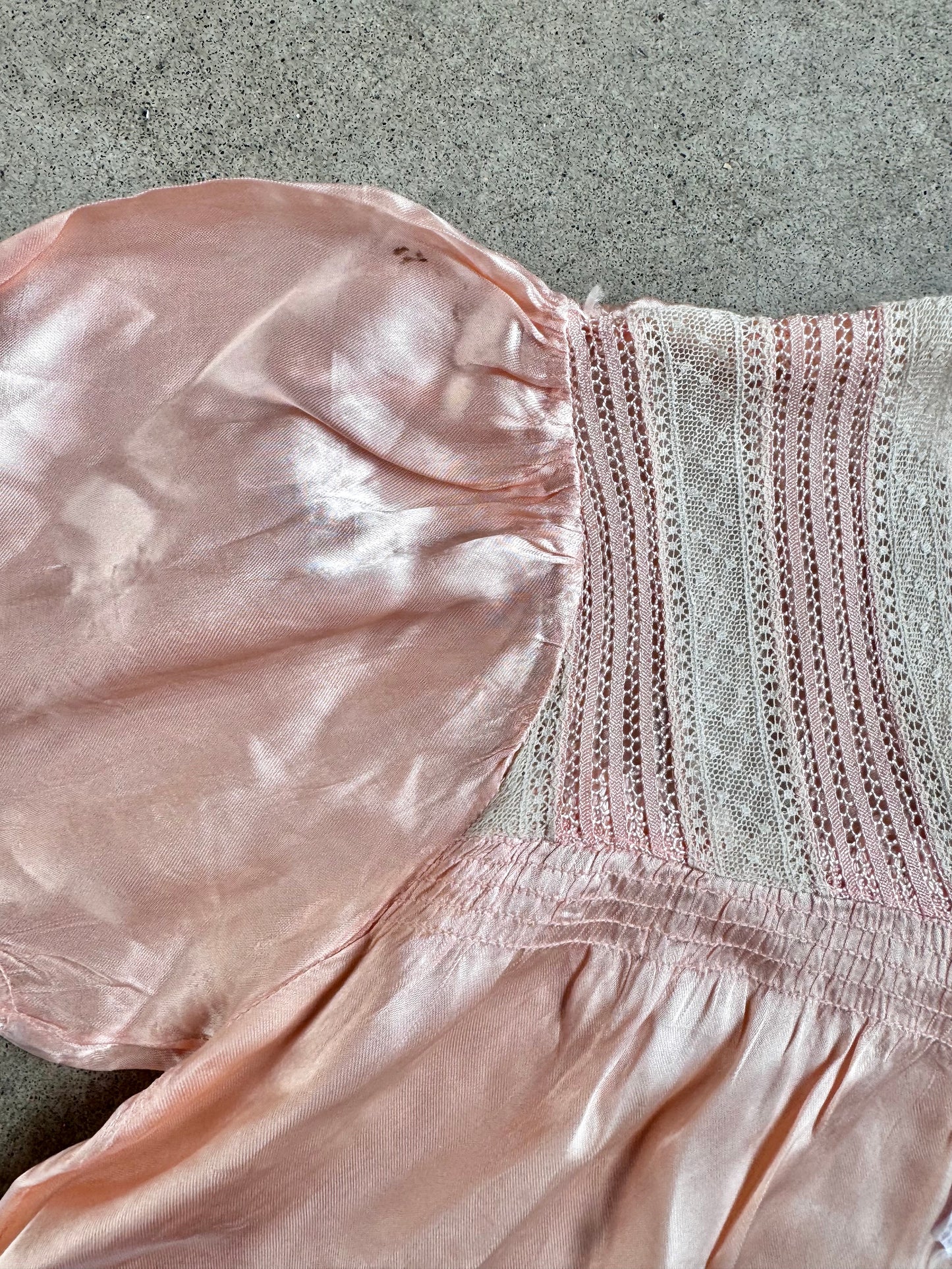 Vintage 1930s/40s Pink Satin Lace Trim Bed Jacket | Small