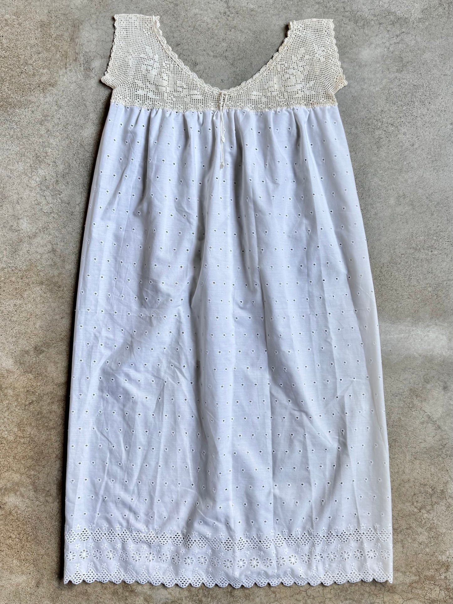 Antique Edwardian Crochet Yoke White Cotton Eyelet Nightgown | Medium