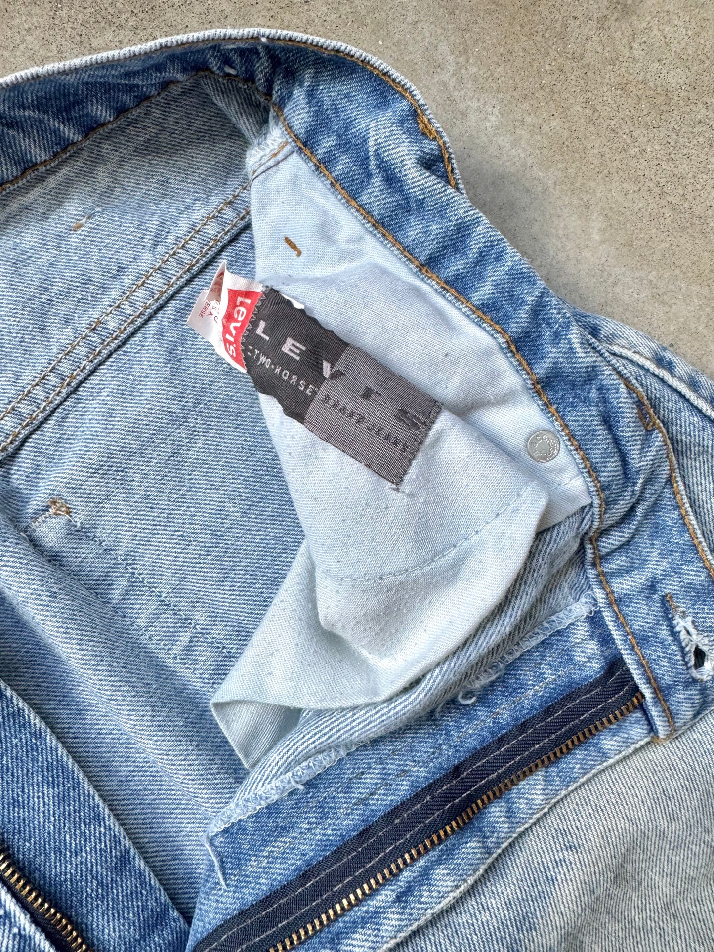 Vintage 1980s Levi’s Two-Horse Leather Tab Light Wash Jeans | 38x30