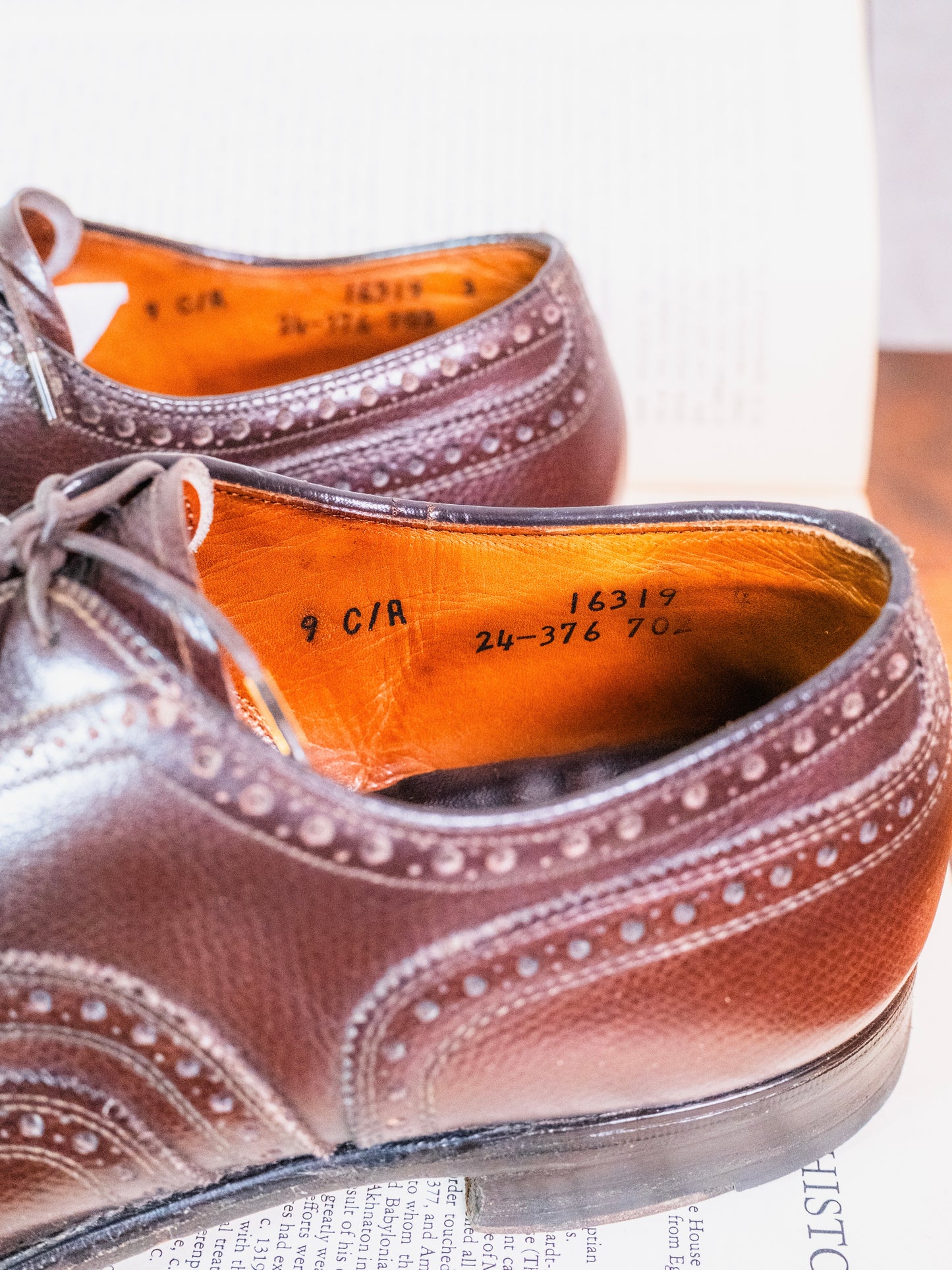 Vintage 1960s Johnston & Murphy Brown Leather Wingtip Oxford Shoes | Men’s 9