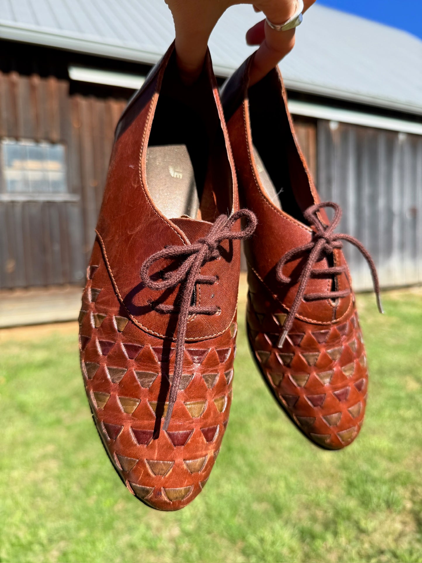 Vintage 1970s Leather Basketweave Lace-Up Oxford Shoes | Women’s 9