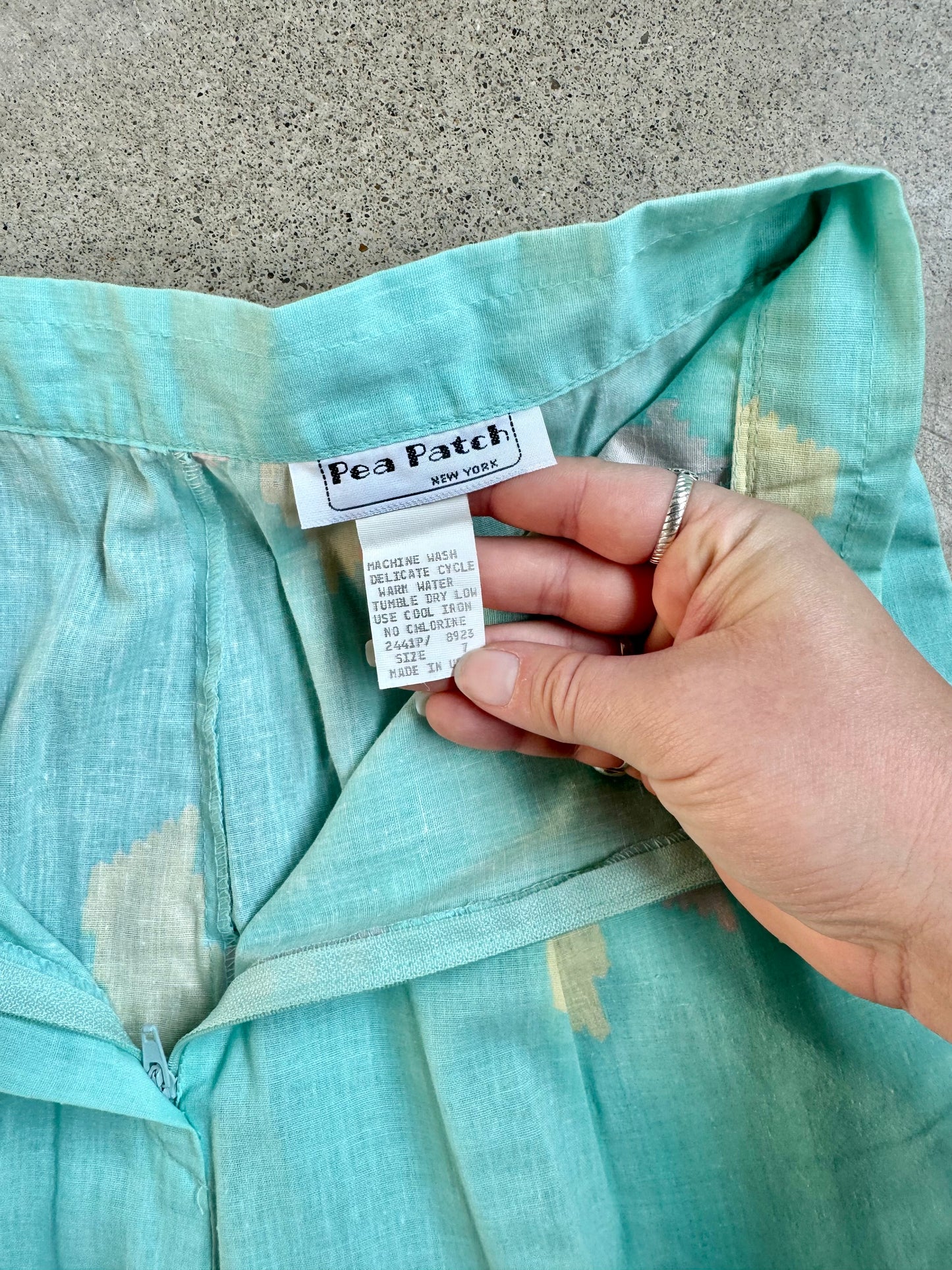 Vintage 1980s Pea Patch Pastel Abstract Printed Pleated Pants | Waist 24”