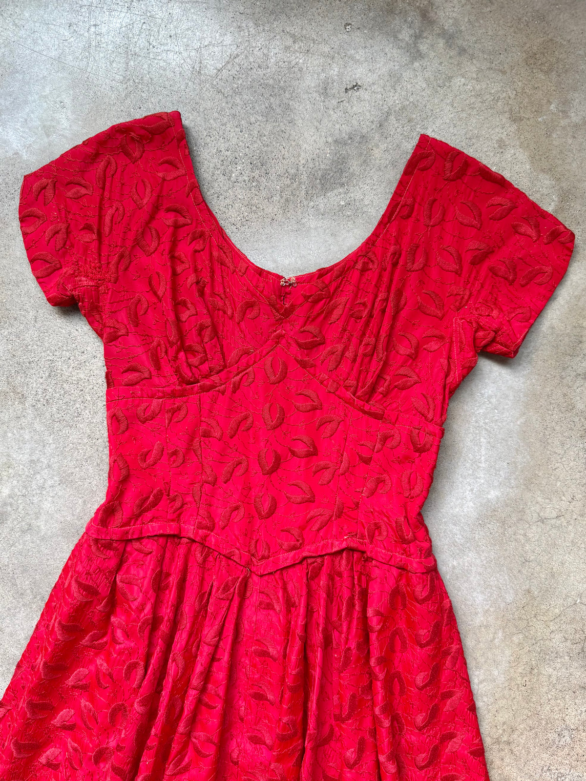 Vintage 1950s Red Leaf Embroidered Short Sleeve Swing Dress | Small