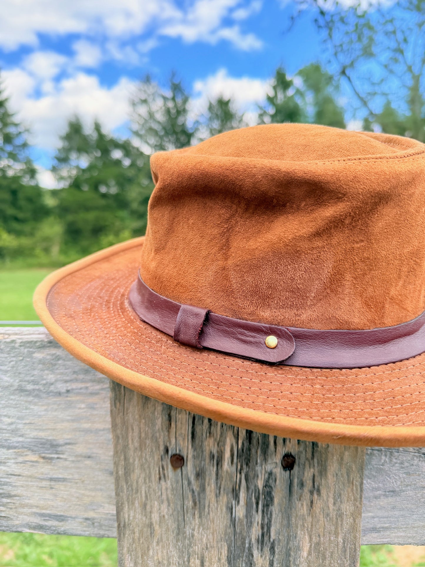 Vintage 1970s Brown Suede Leather Hat
