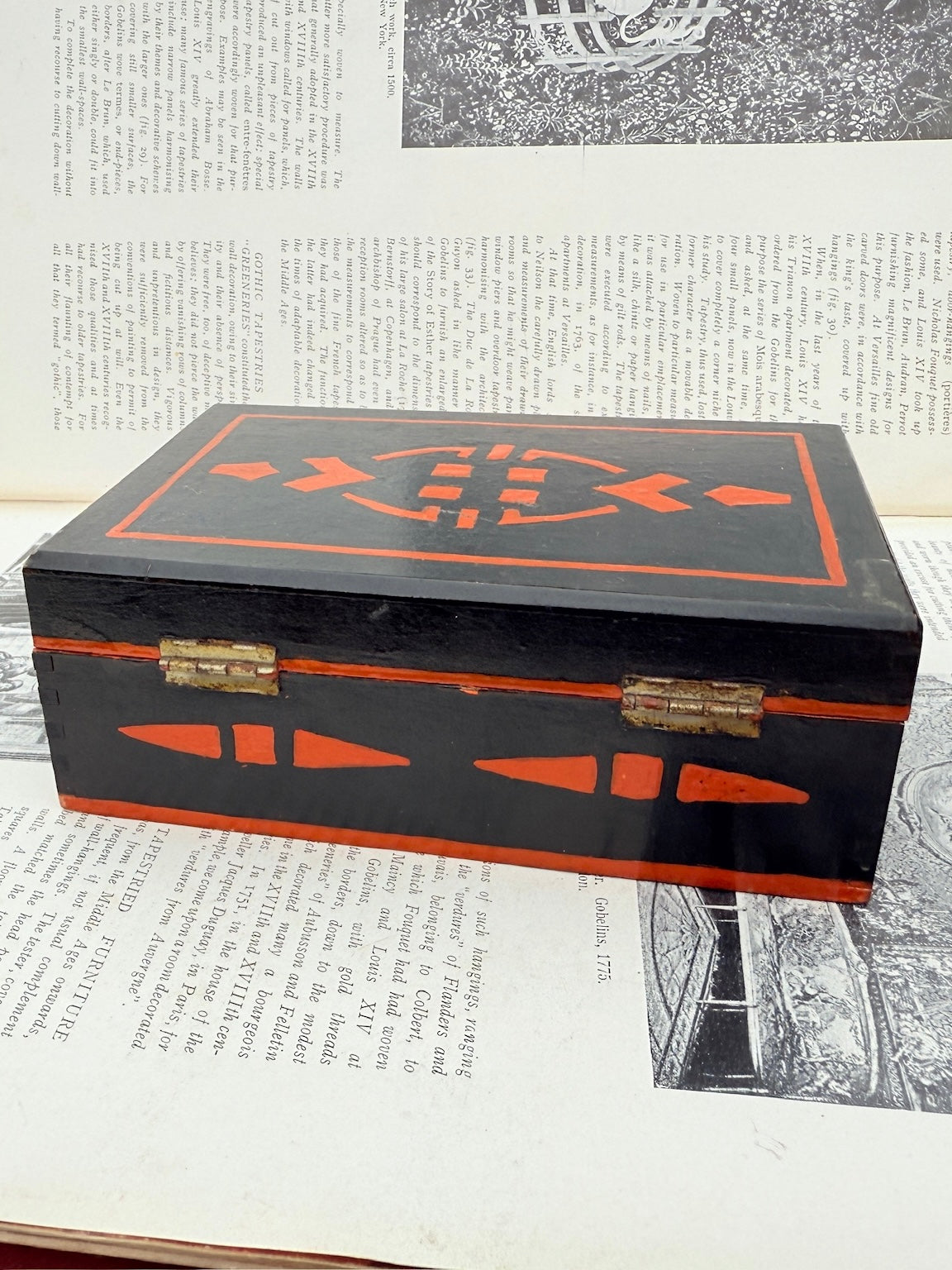 Vintage 1940s/50s Handmade Folk Art Painted Wood Trinket Box