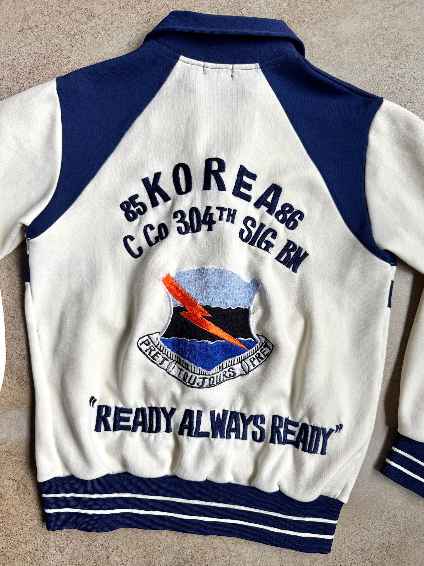 Vintage 1980s Blue & White 304th Signal Battalion Military Korean War Embroidered Jacket | S/M
