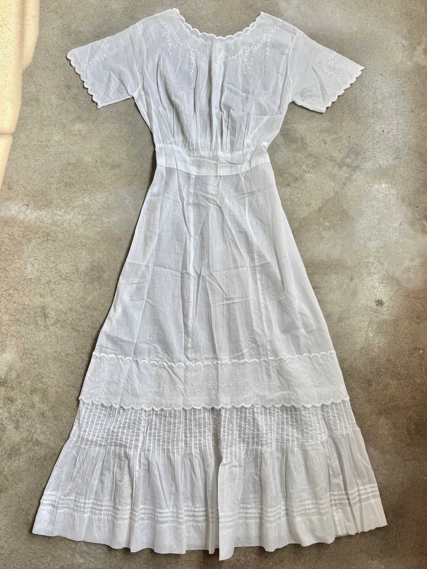 Antique 1900s Edwardian White Embroidered Scallop Trim Maxi Dress | XS