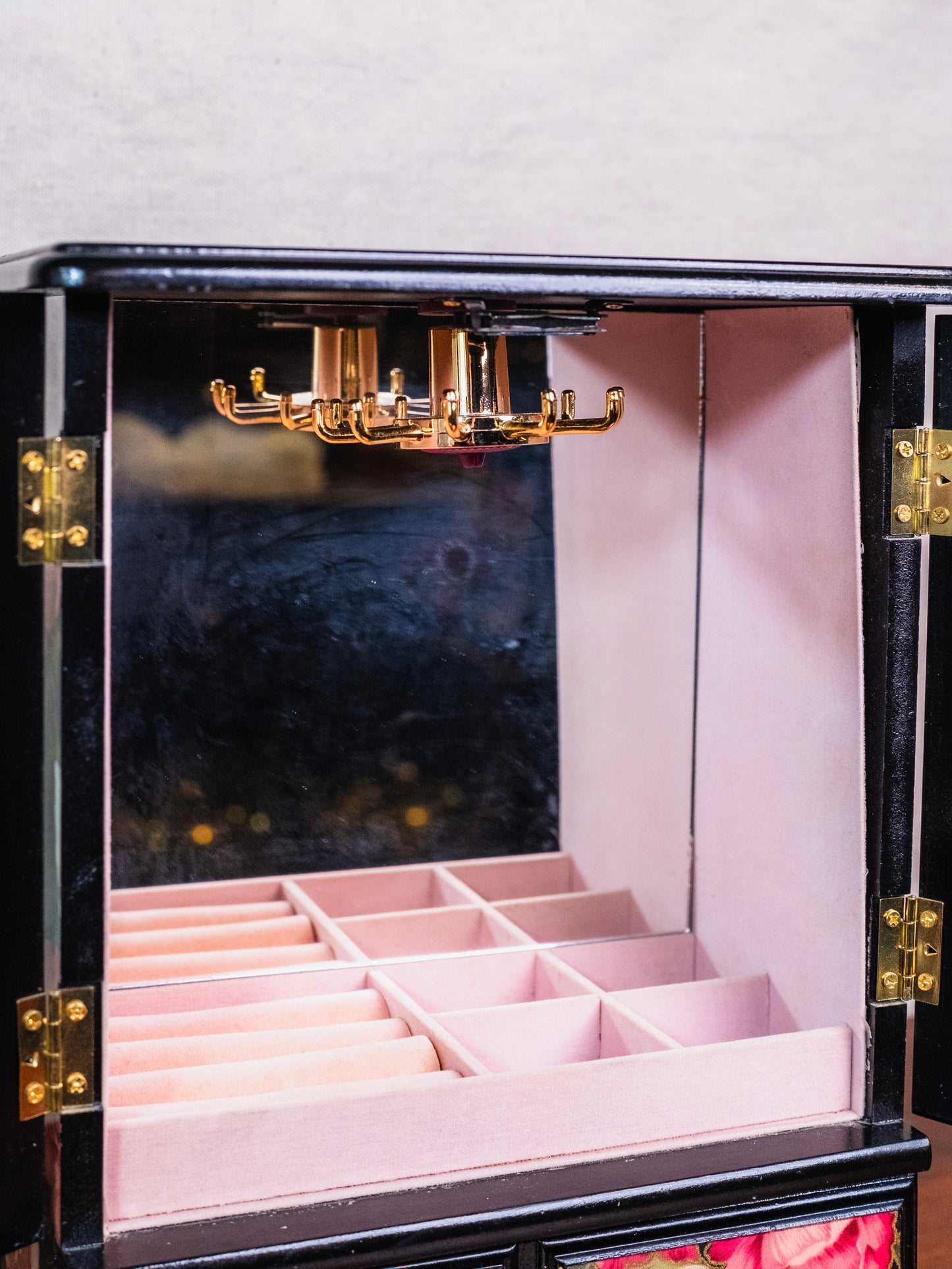 Vintage 1980s Black & Pink Floral Pattern Lacquered Jewelry Box