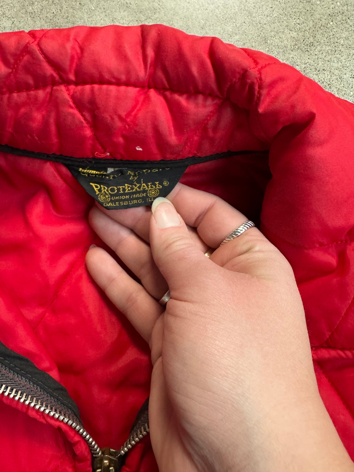 Vintage 1970s Protexall Red Distressed Zip-Up Quilted Jacket | Medium