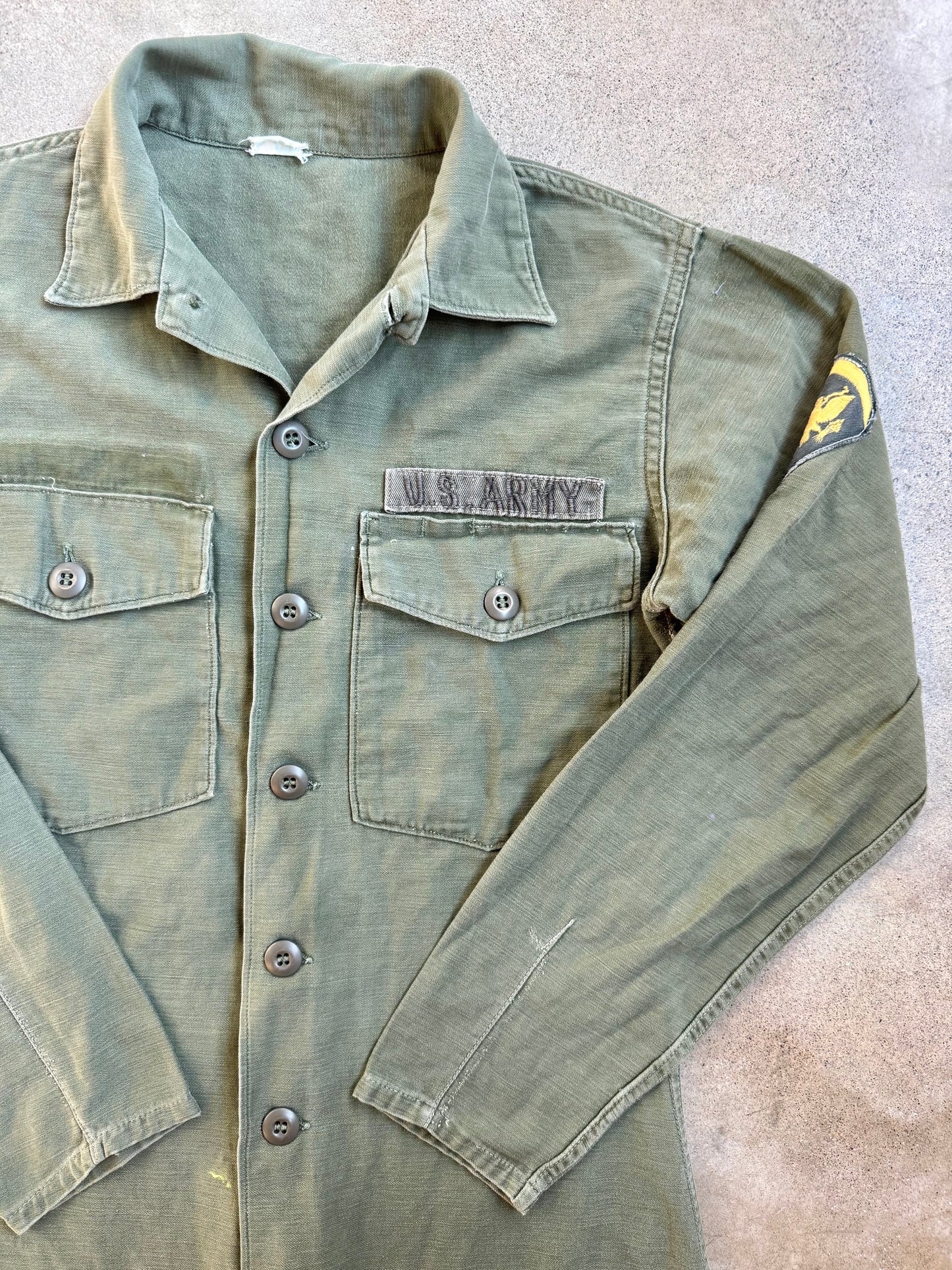 Vintage Vietnam Era U.S. Army OG-107 Sateen Cotton Fatigue Shirt | XS/S
