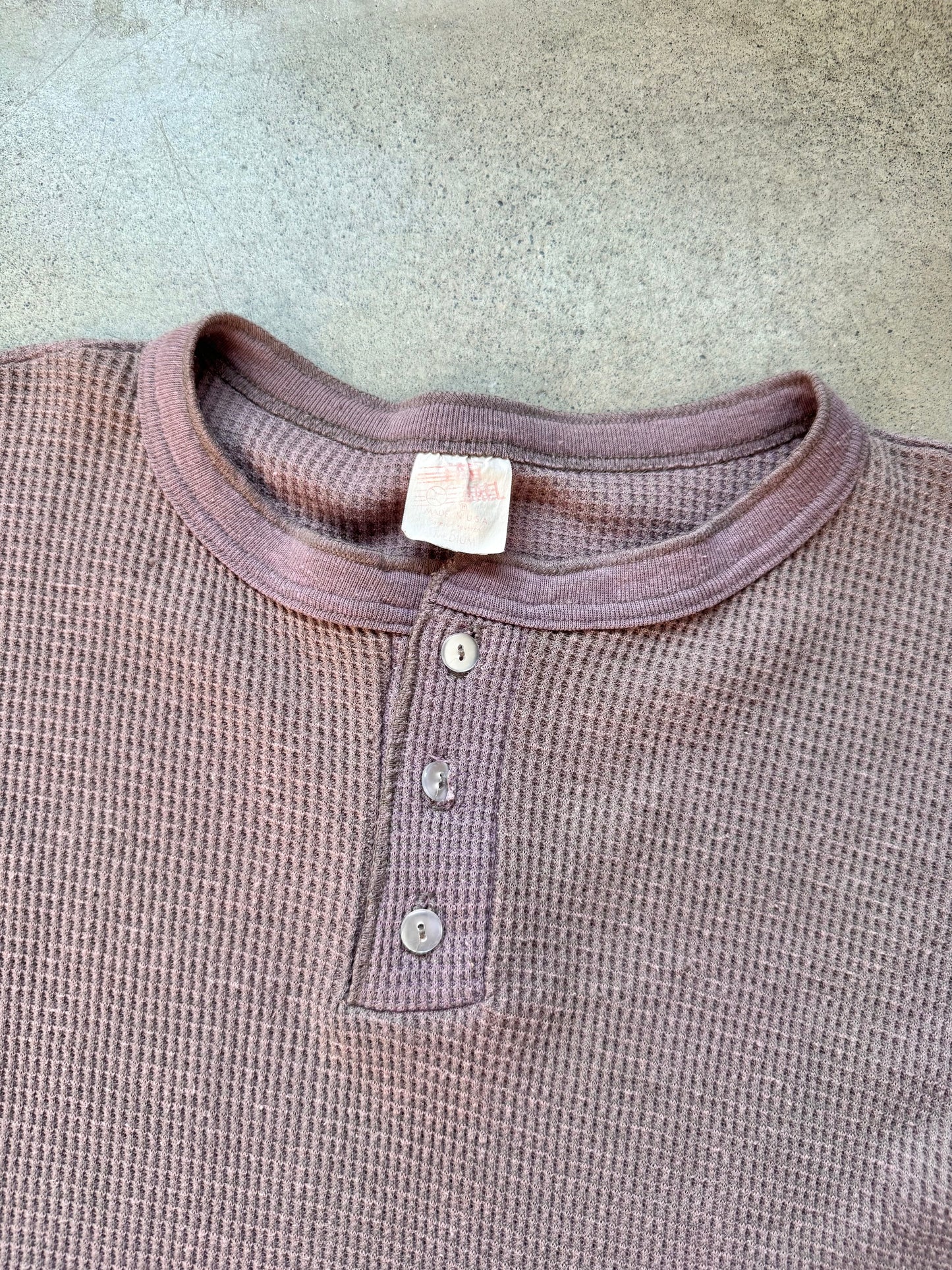 Vintage 1980s Fast Ball Mauve Waffle Henley w/ Rib Knit Sleeves | Medium