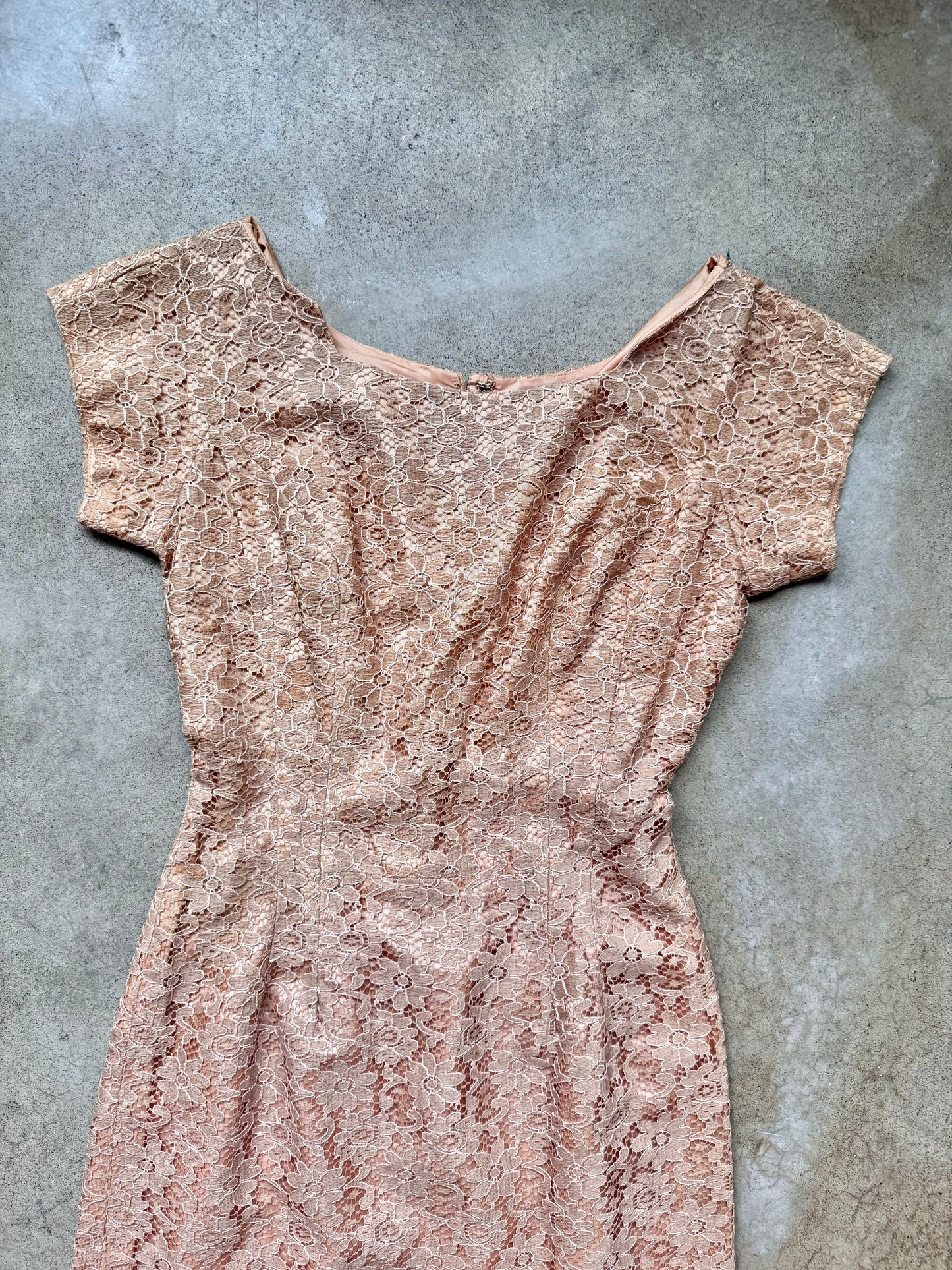 Vintage 1950s Dusty Pink Lace Cocktail Dress | Small
