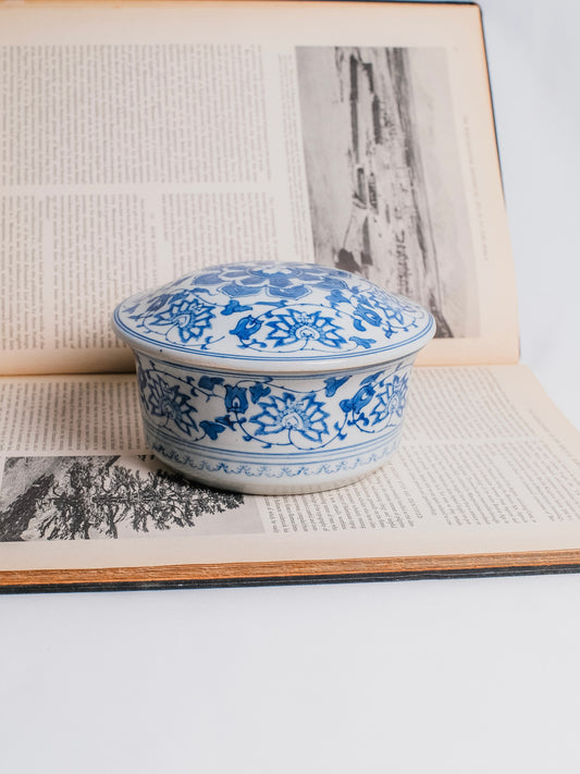 Vintage Chinese Chinoiserie Blue & White “Lily Pattern” Porcelain Lidded Dish