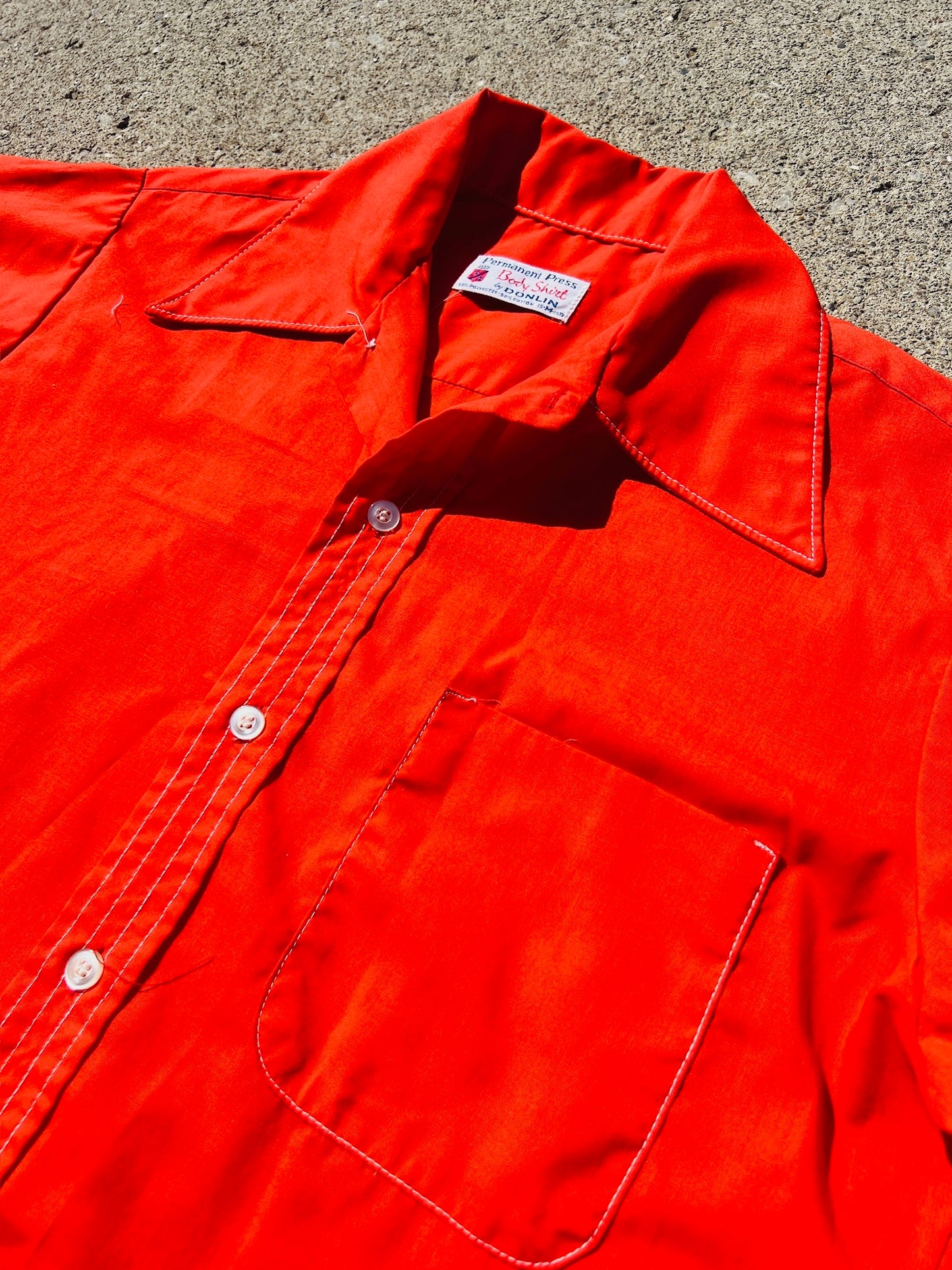 Vintage 1960s Donlin Red Dagger Collar Button Up Shirt