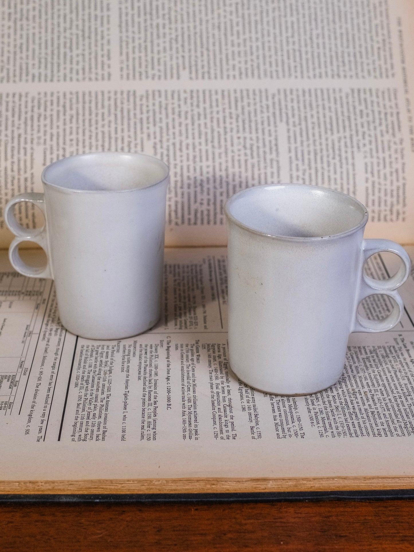 Vintage Bennington Potters White Trigger Handle Mugs | Set of 2