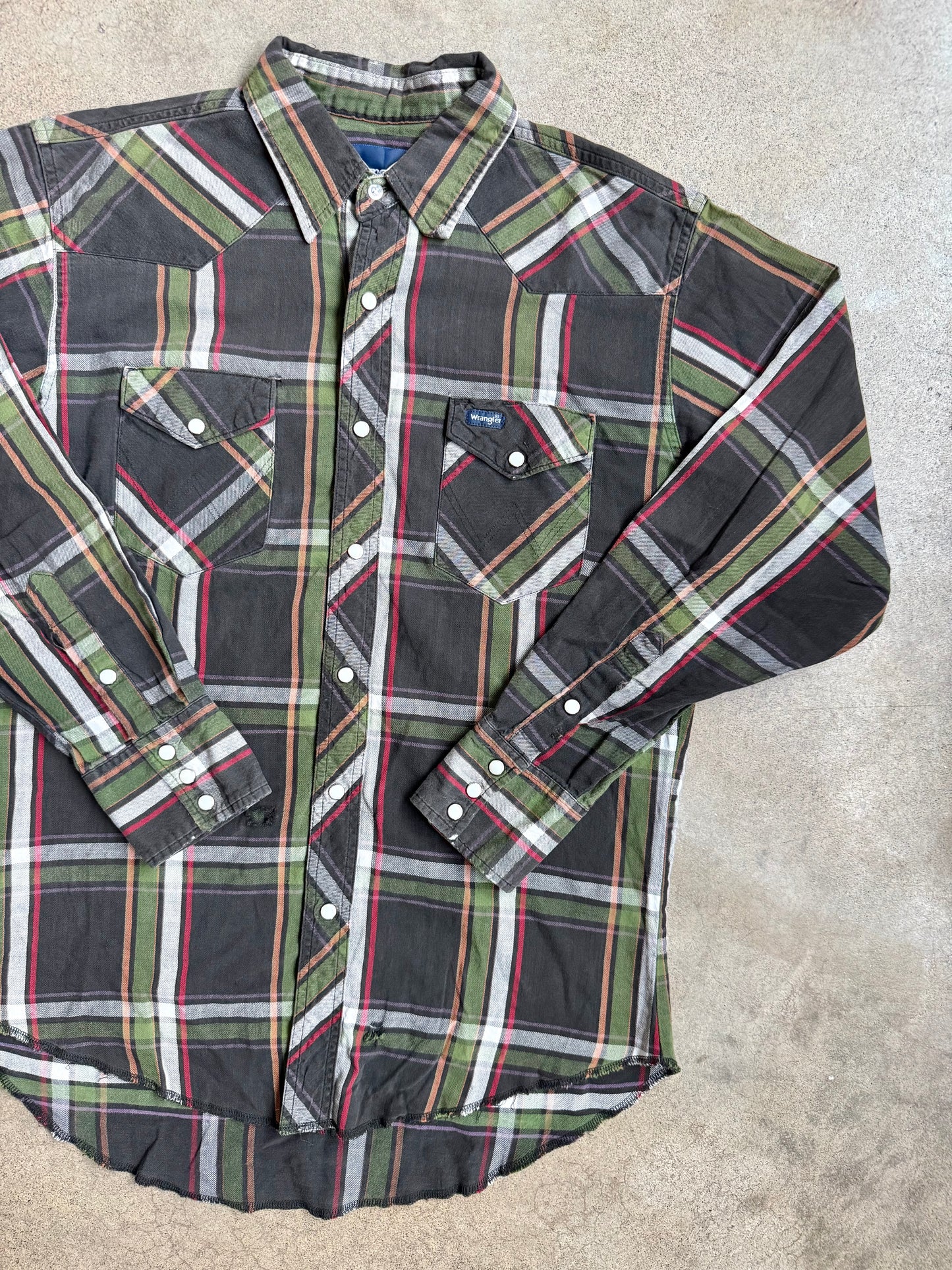 Vintage Wrangler Distressed Plaid Western Pearl Snap Shirt | Medium
