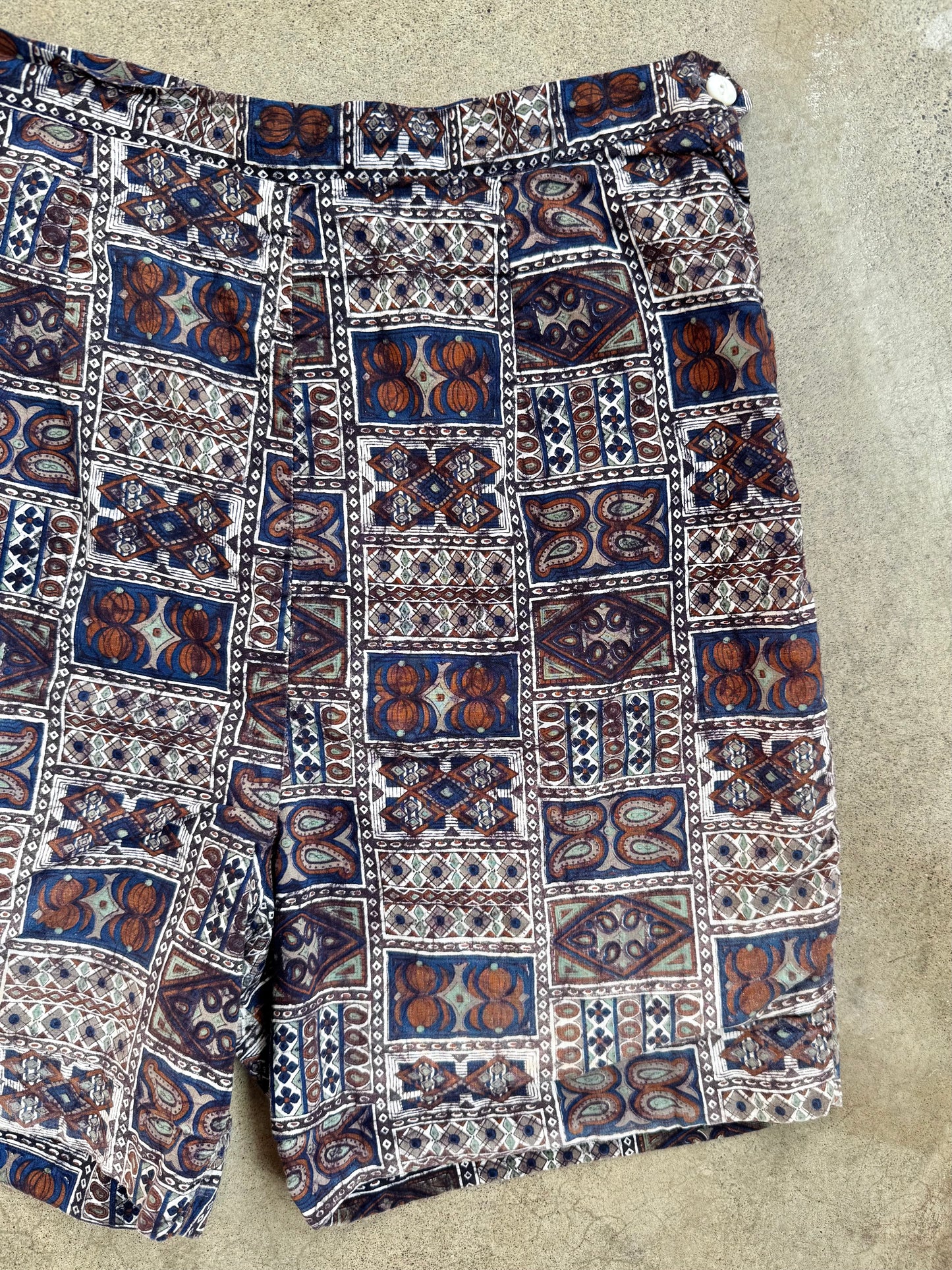 Vintage 1960s Paisley Print High-Waisted Cotton Shorts | Waist 28”
