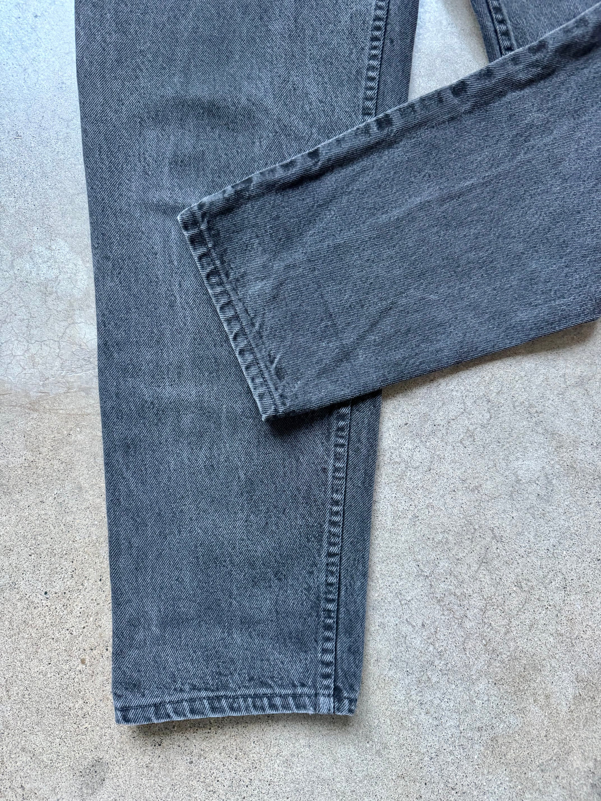 Vintage 1980s/90s Levi’s 550 Relaxed Fit Washed Black Jeans | 33x32