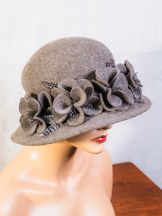 Vintage 1960s Grey Felted Wool Floral Hat