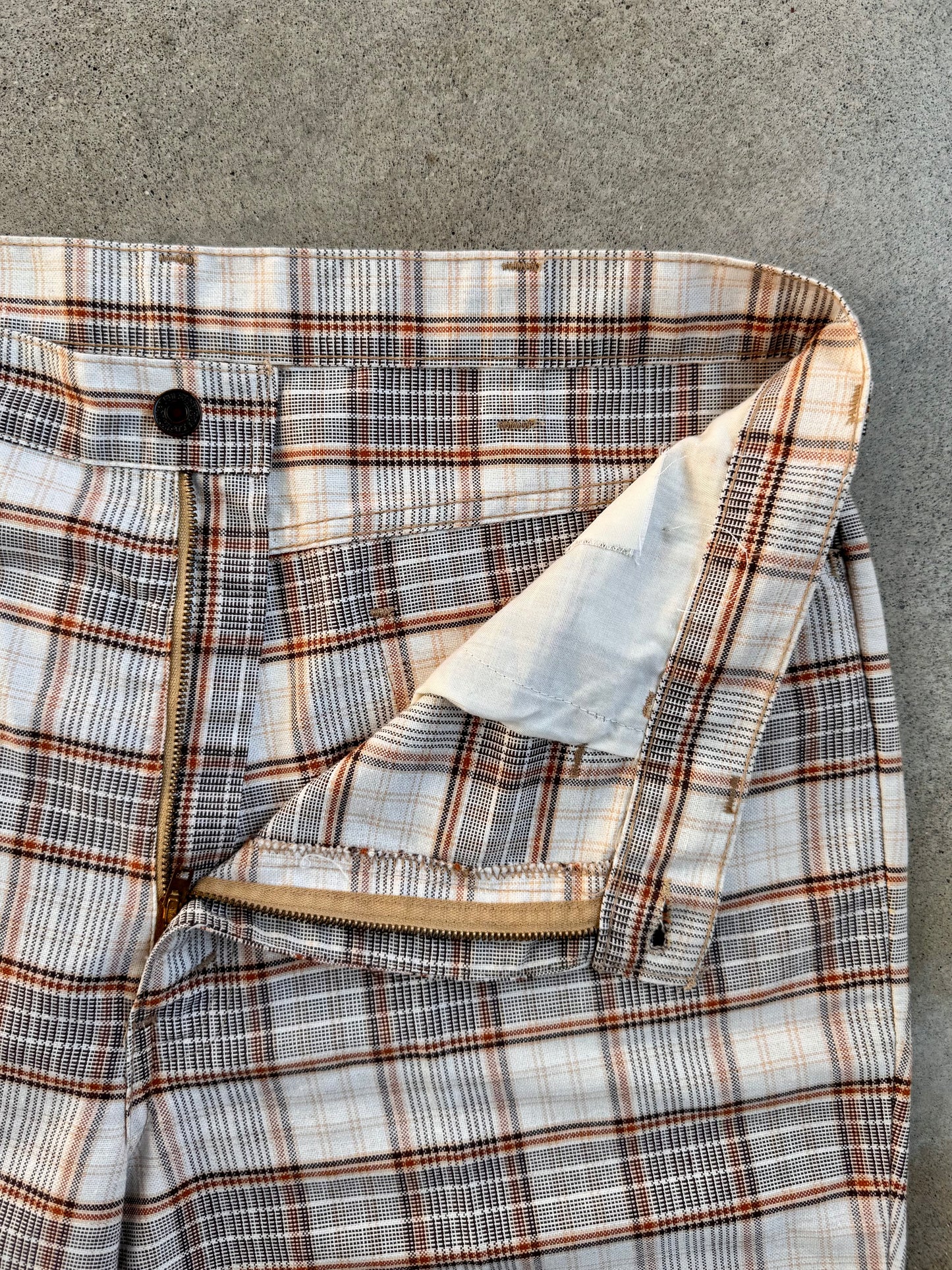 Vintage 1970s Levi’s Tan Plaid Flat Front Chino Shorts | Waist 36”