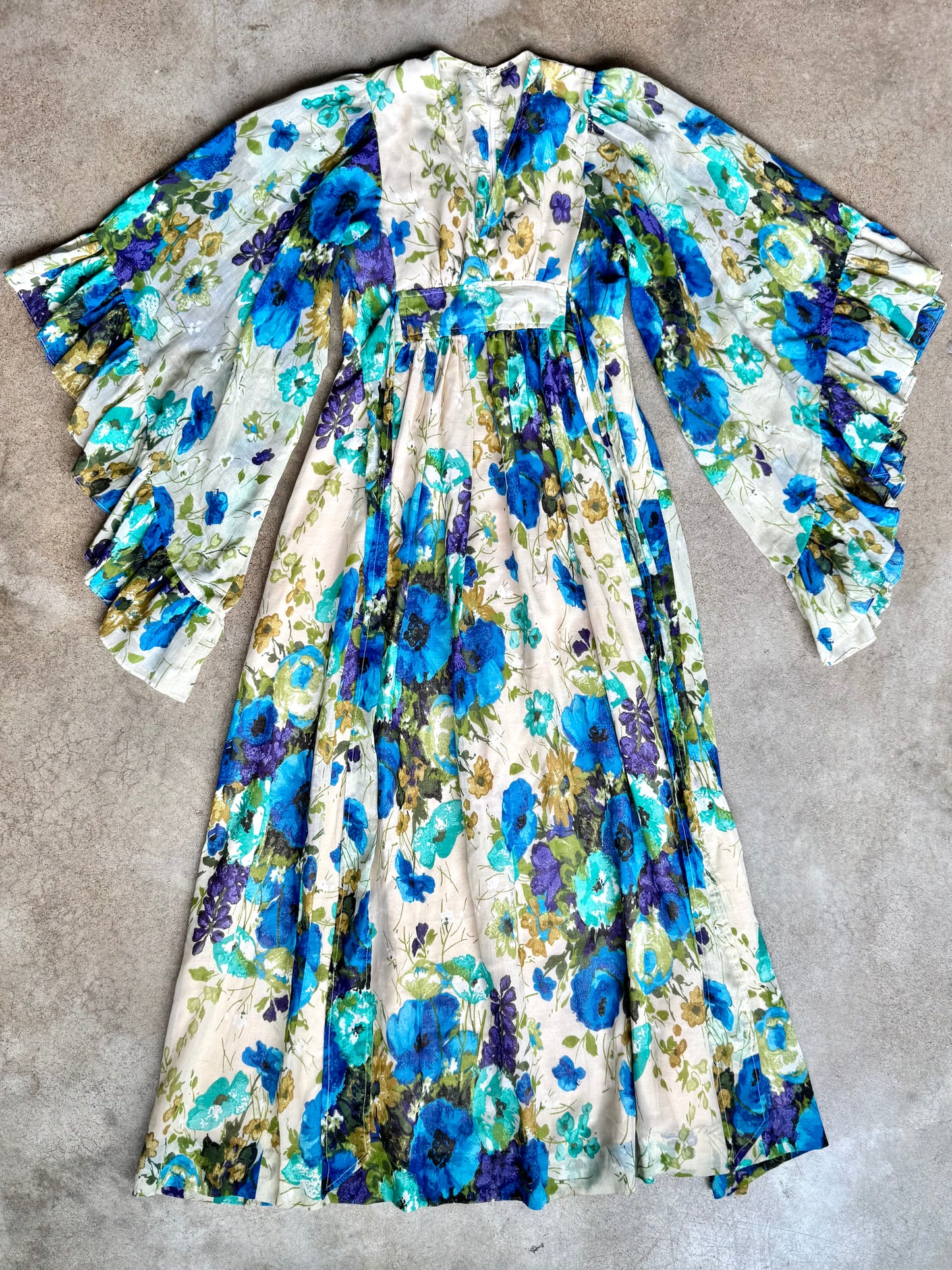 Vintage 1970s Cool-Tone Floral Print Angel Sleeve V-Neck Maxi Dress | S/M