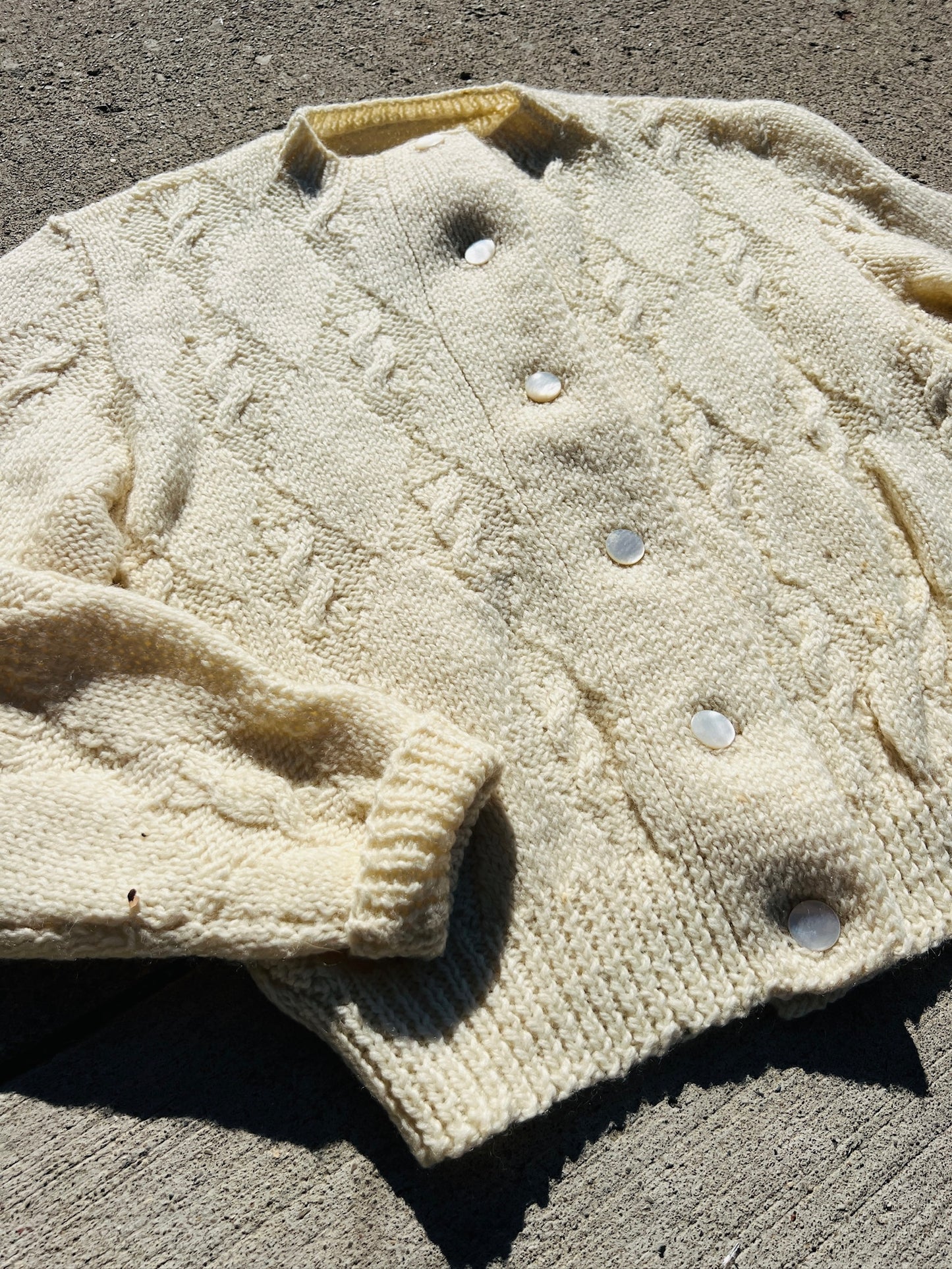 Vintage Cream Buttoned Cable-Knit Cropped Cardigan | Large