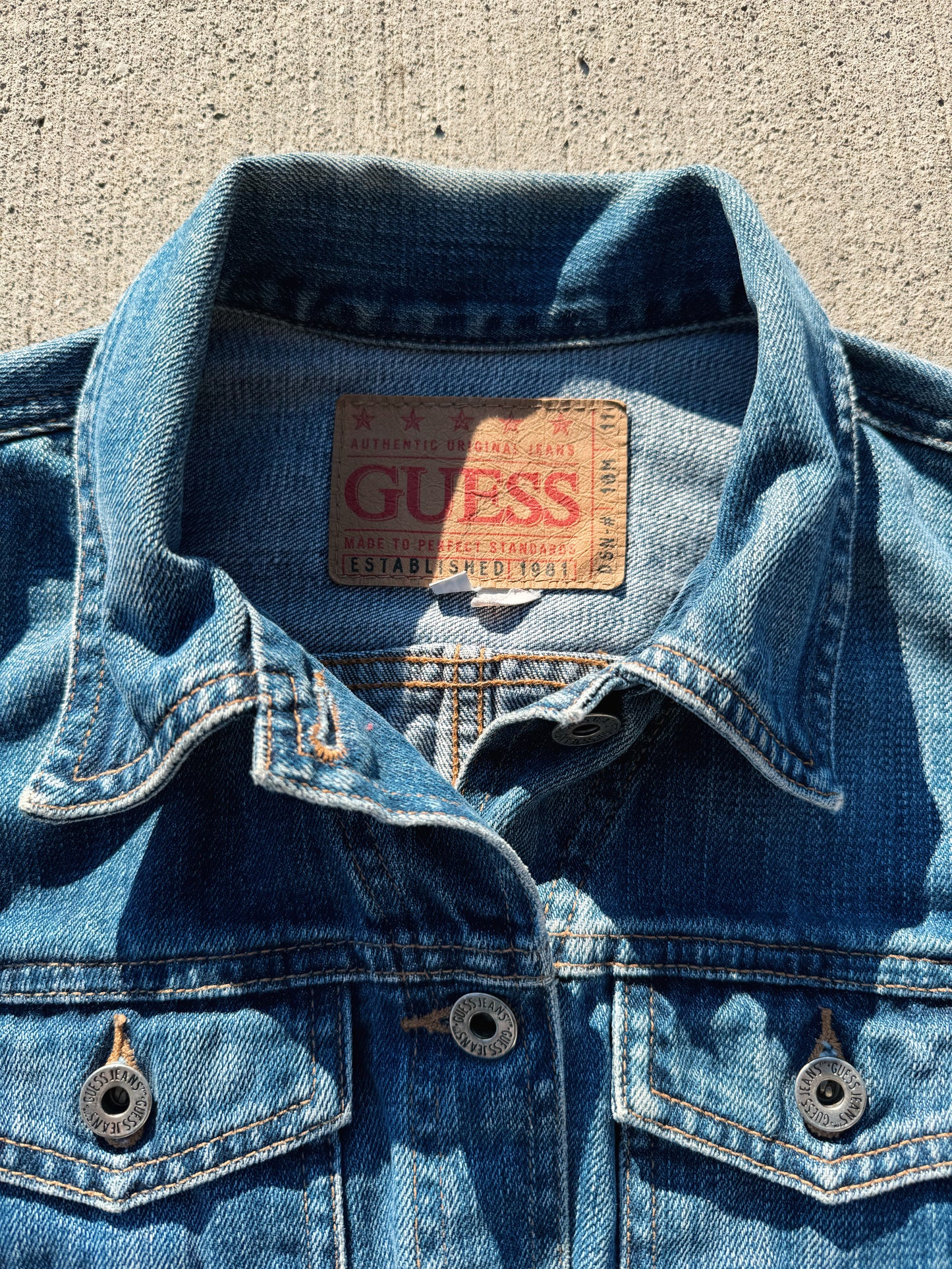 90s/Y2K Guess Cropped Denim Jacket | Medium