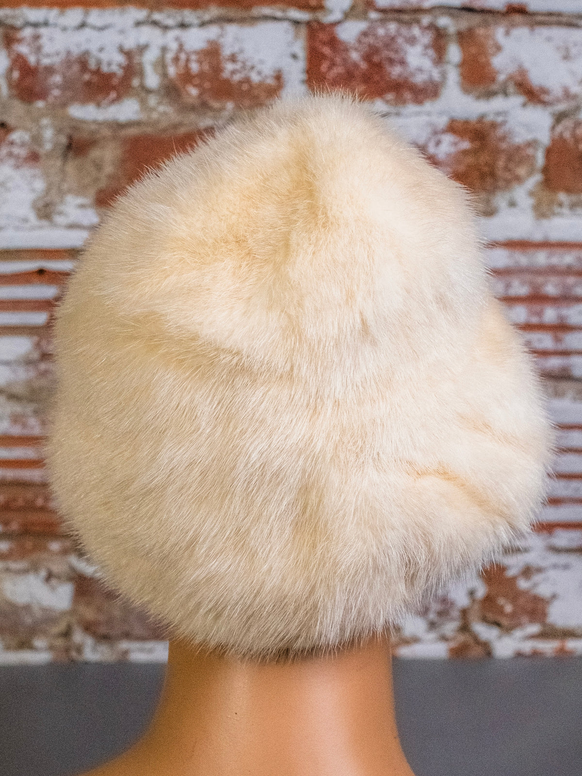 Vintage 1950s Cream Blonde Mink Fur Hat