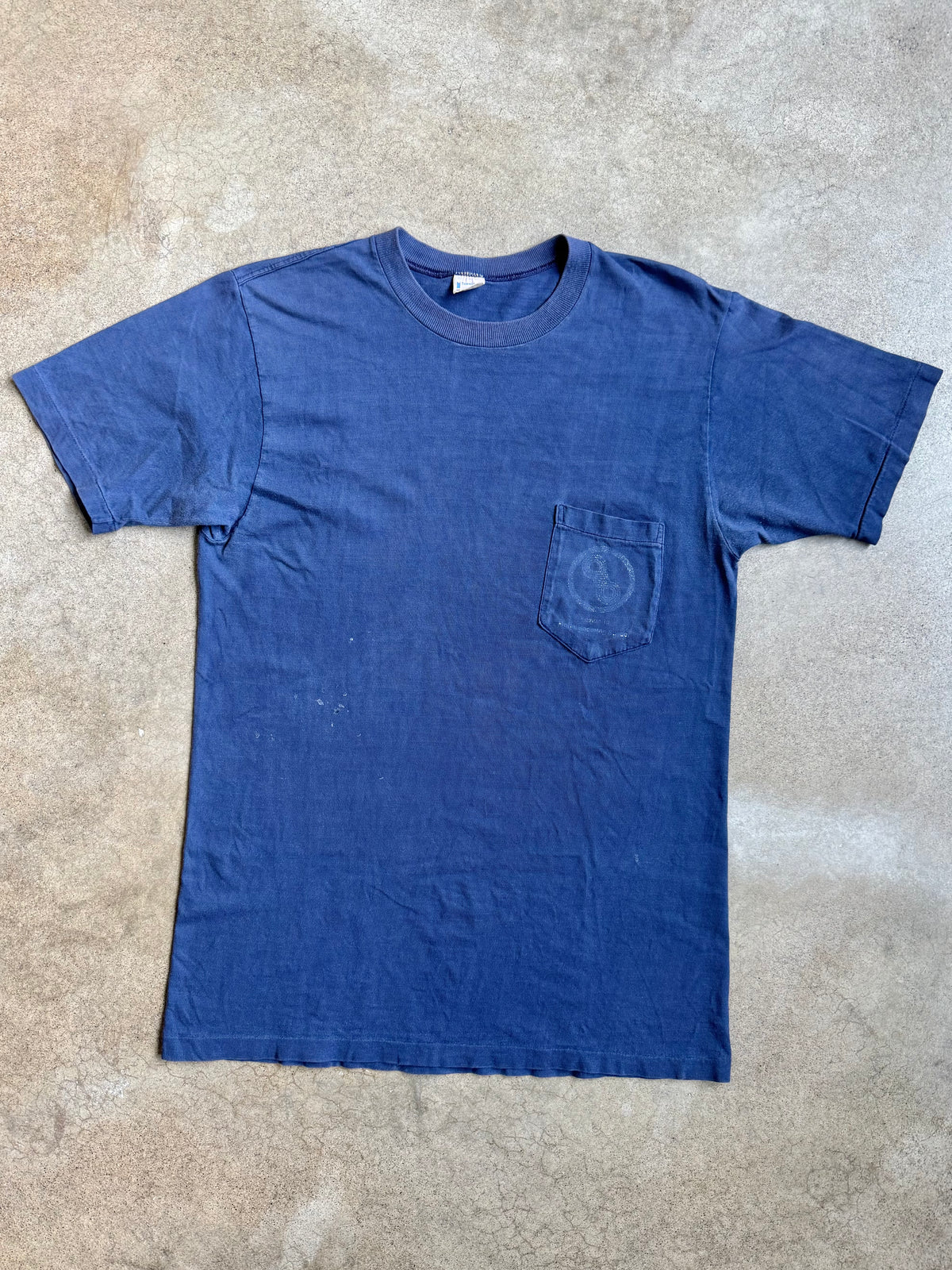 Vintage 1970s Yosemite Mountaineering School "Go Climb A Rock" Pocket Tee | Large